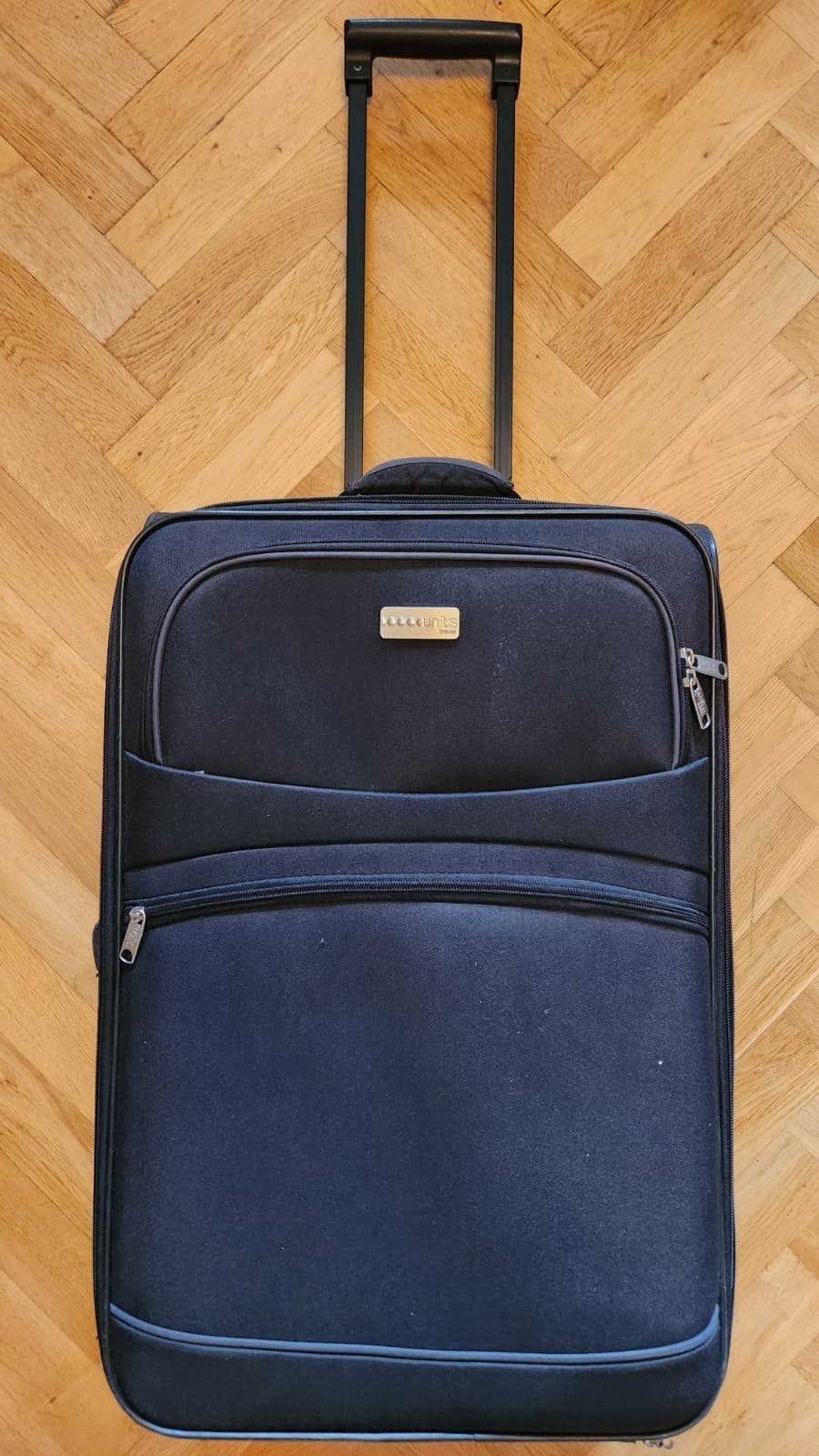 Units Travel – Resväska (ca 55 × 35 × 20 cm)