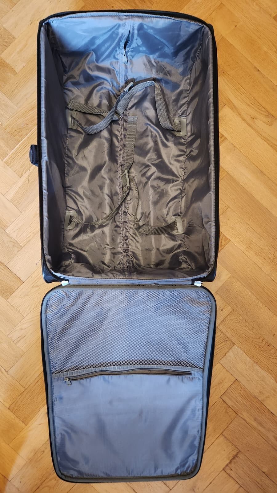 Units Travel – Resväska (ca 55 × 35 × 20 cm)