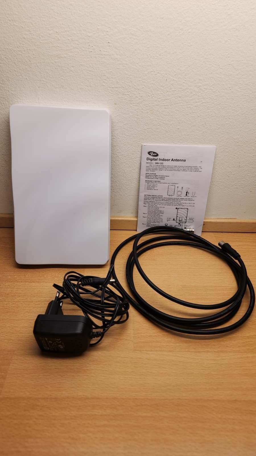 Rezeptor 309-133 Förstärkt Inomhusantenn (VHF/UHF/FM)