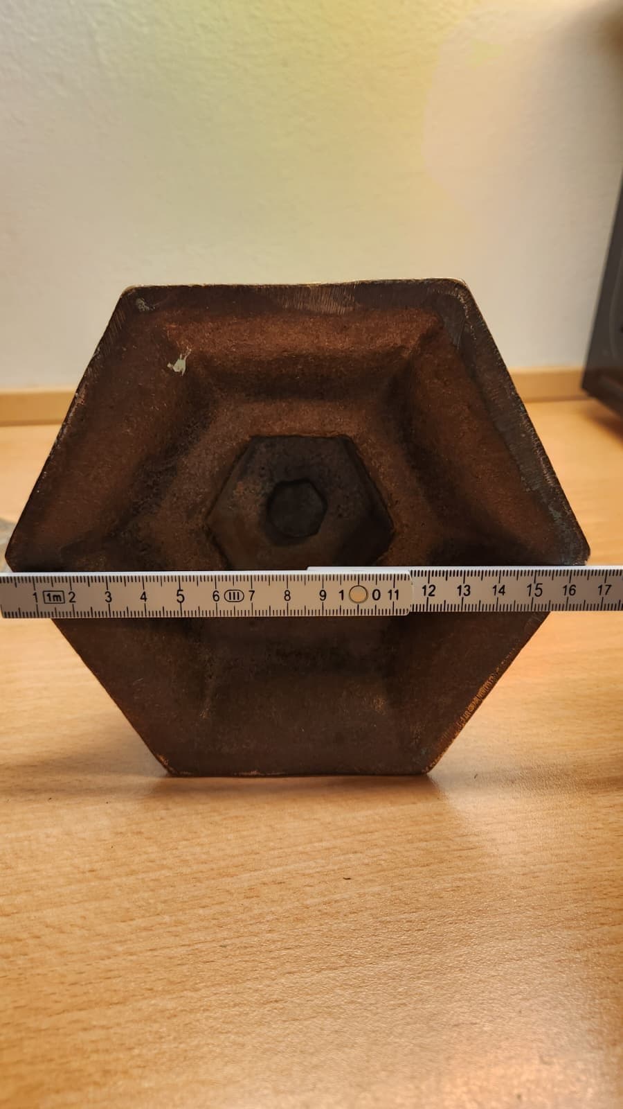 Vintage mässingsljusstakar 25 cm – tung fot i gjutjärn, klassisk design