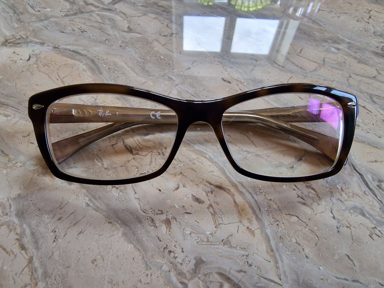 Äkta ! Nyskick Ray ban glasögon bågar design med klarglas