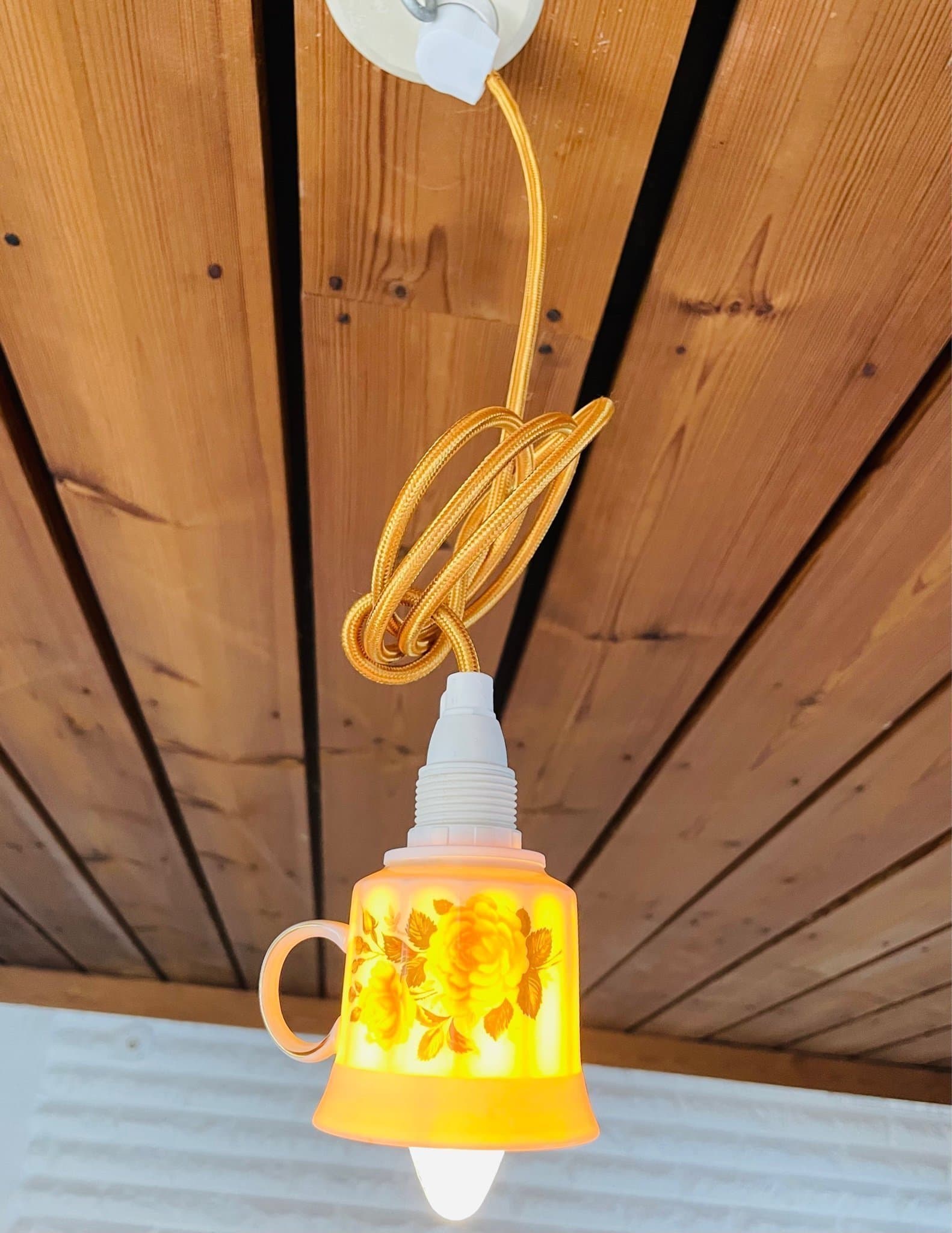 Nytt!Två Unika Mugglampor från REMAKE med Guldfärgad Sladd 120cm