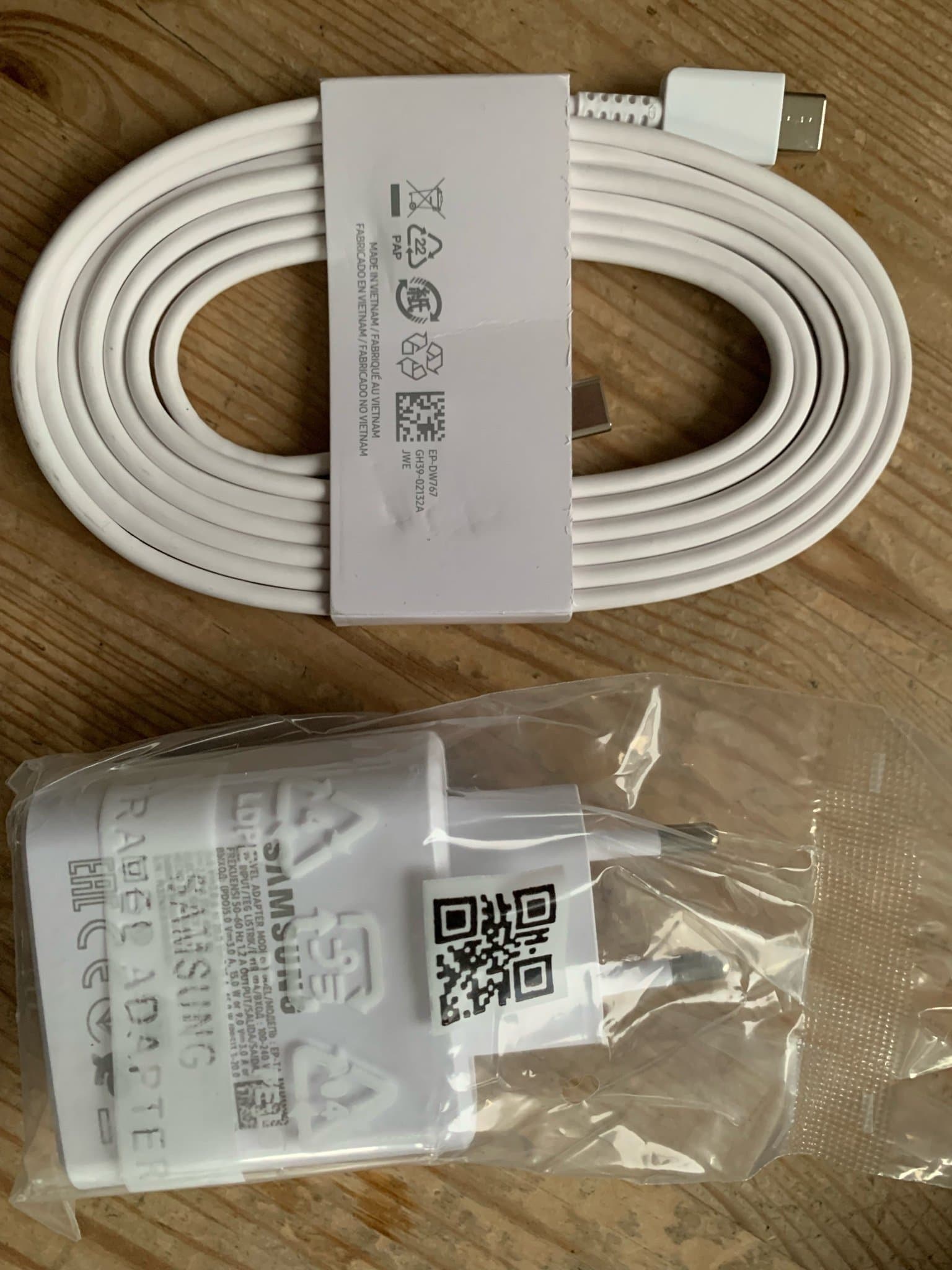 Samsung 45W Laddare och Kabel