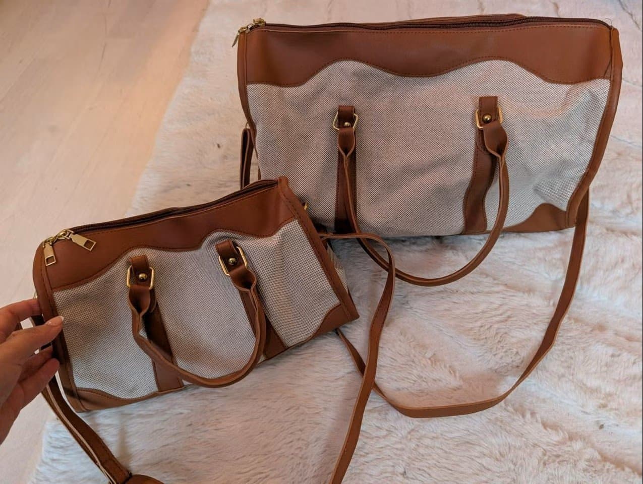 Två helt nya weekend väskor