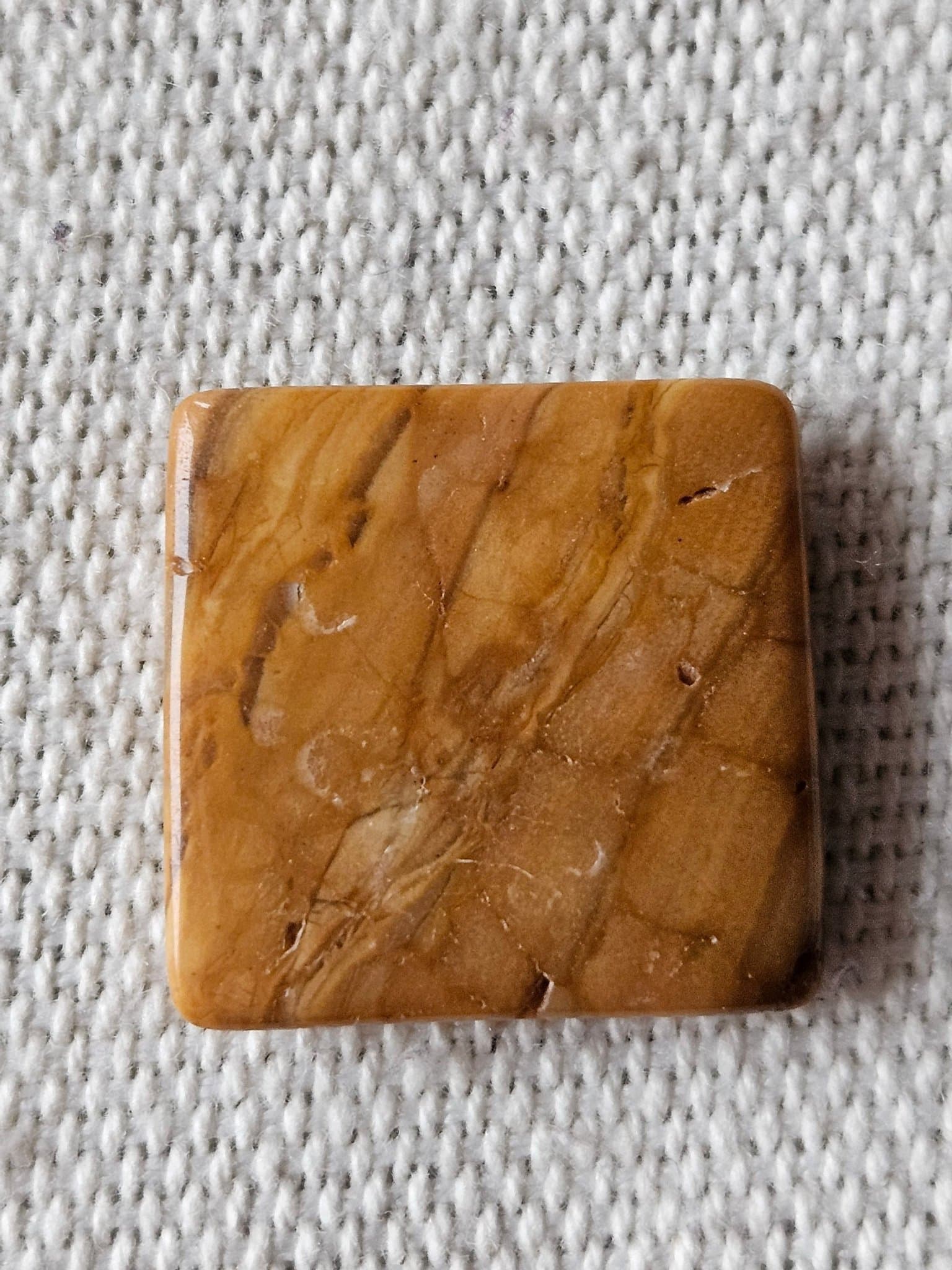 Hänge av natursten jaspis 23 x 23 mm