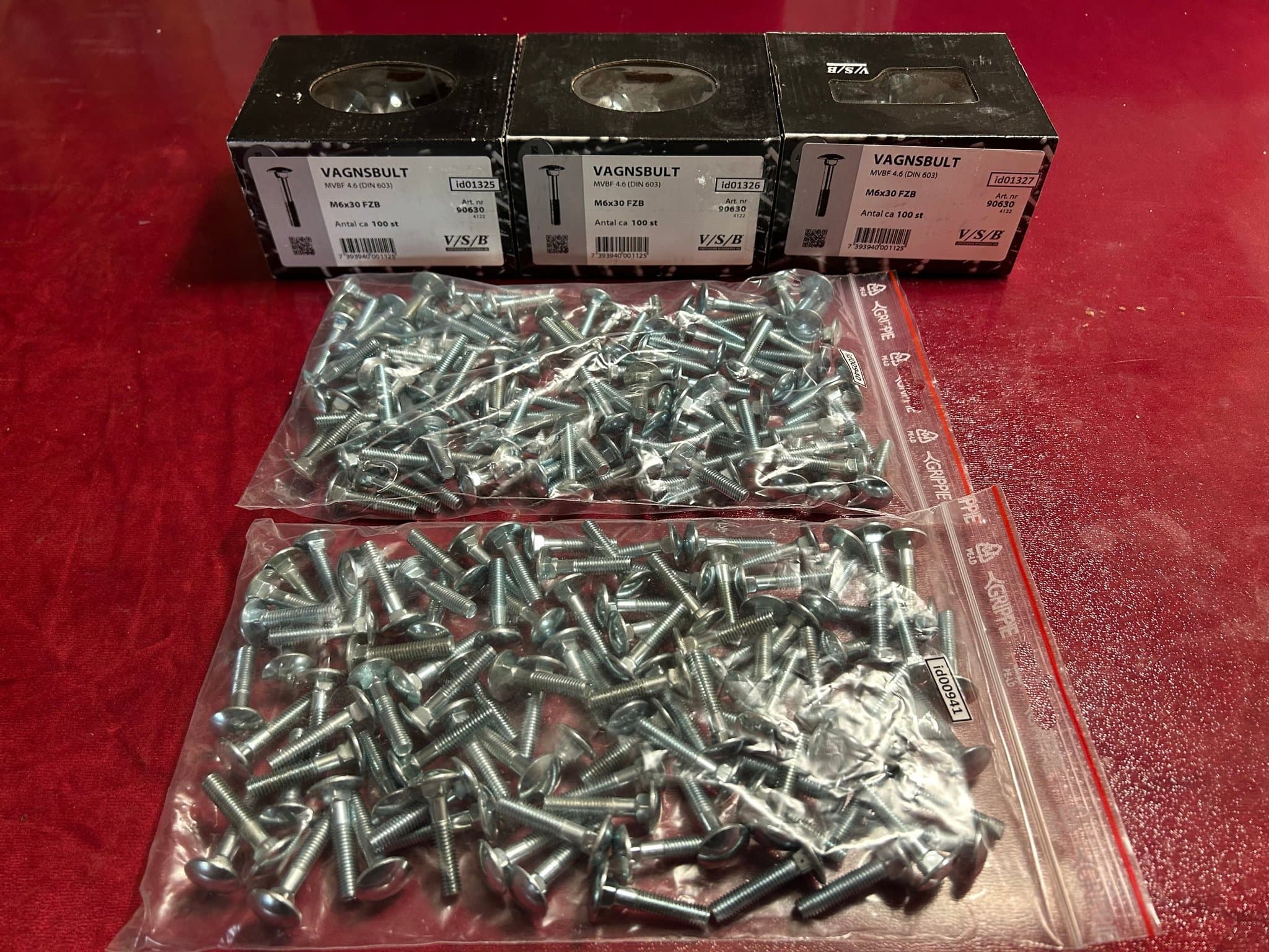 Vagnsbult (id01325) VSB M6x30 mm 5x100 stycken EAN 7393940001125 Totalt 5,3 kg