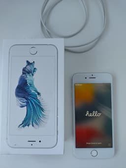 iPhone 6s - 64 GB.