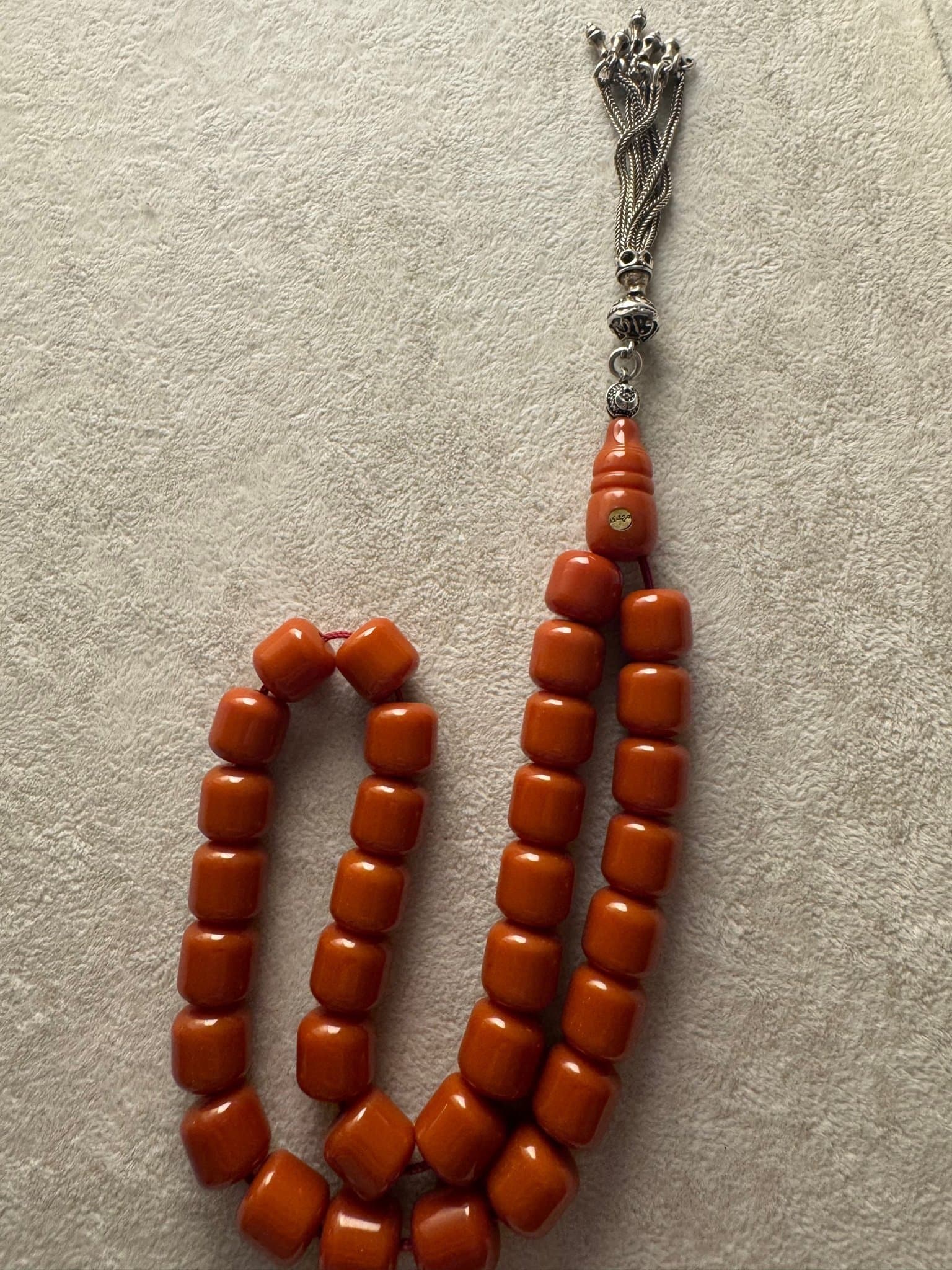 Gammal miski tesbih, usta Burak Mehdi Caner