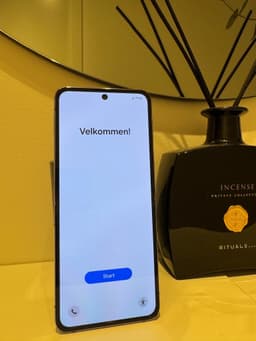 Samsung Galaxy Z Flip 4 128GB/Olåst/Mycket bra skick!