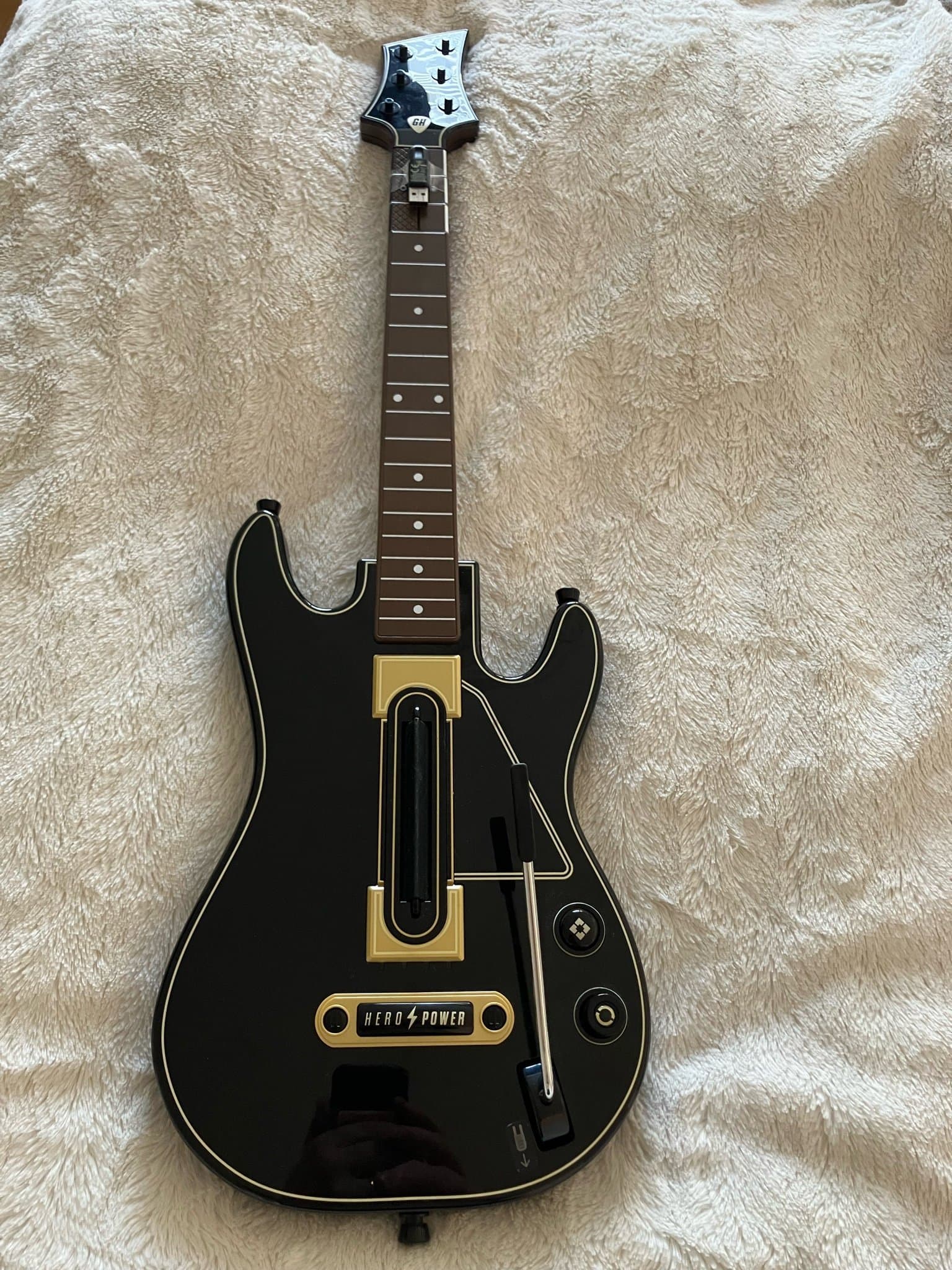 Guitar Hero Live Gitarrkontroll inkl PS4 usb dongel