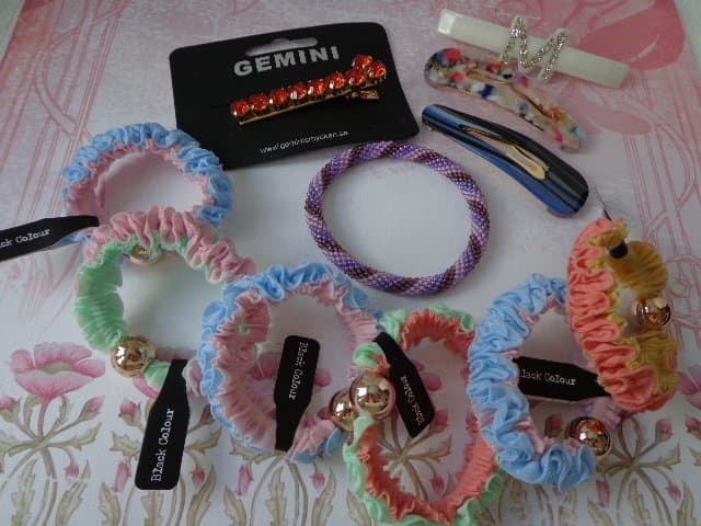 Håraccessoarer - Hårband, hårspännen och armband