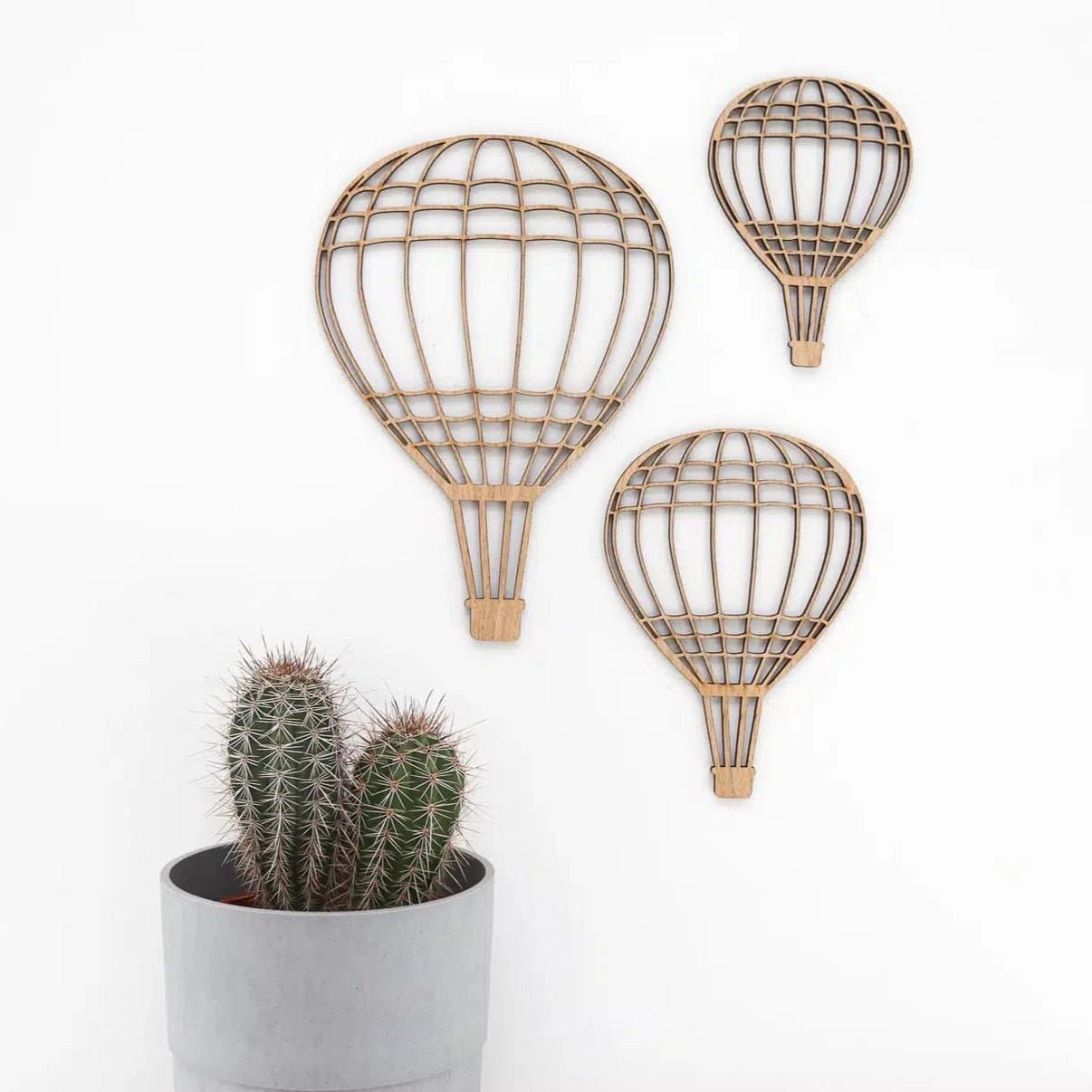 3 utskurna väggdekorationer luftballonger i ek