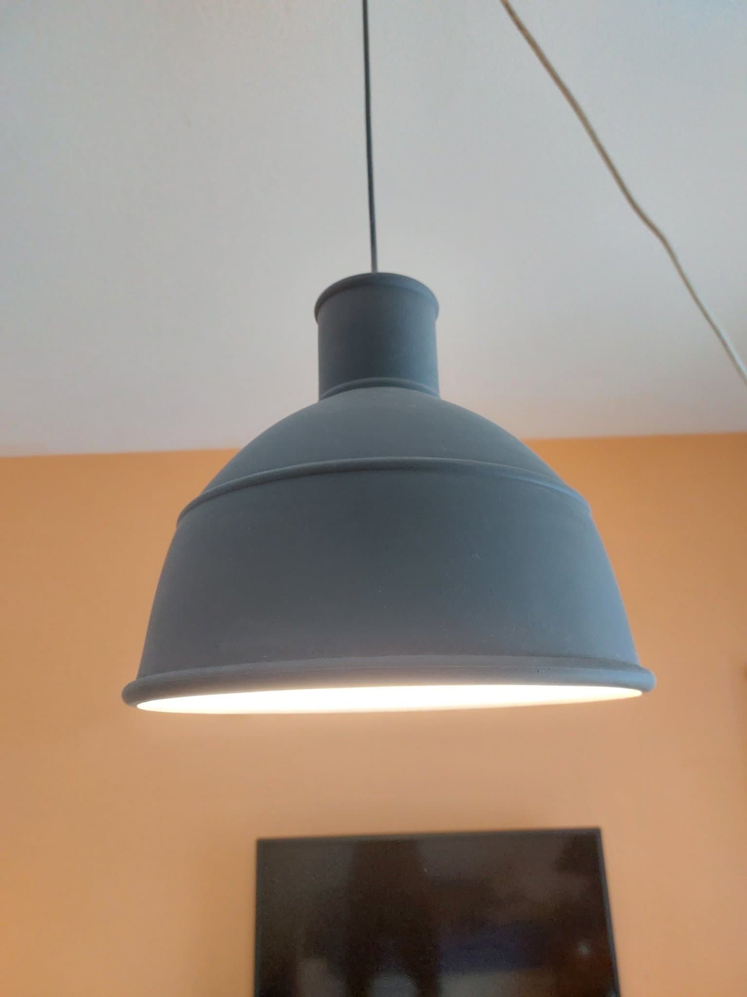 Pendellampa Muuto Unfold 1 gul och2 st grå