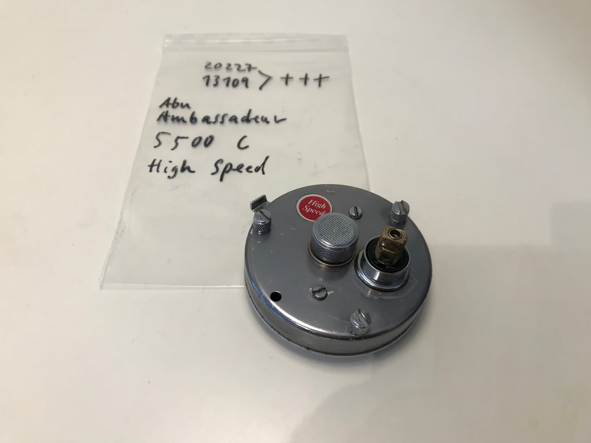 reservdel Abu Ambassadeur 5500 C HS, här: 20227,13109+++sidoplåt höger komplett