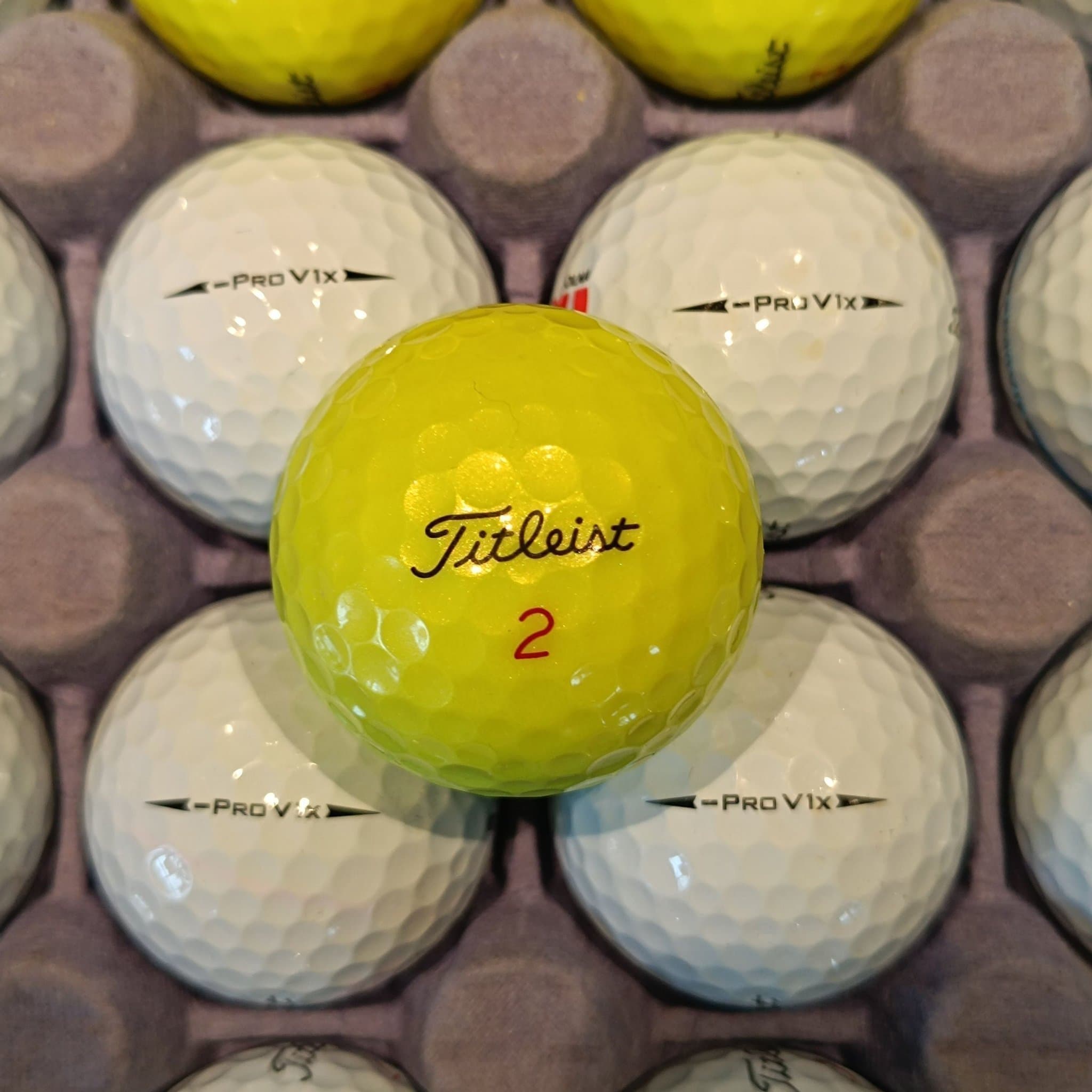 Titleist Pro V1x Left Dash (13 st Pro V1x Left Dash + 3 st vanliga ProV