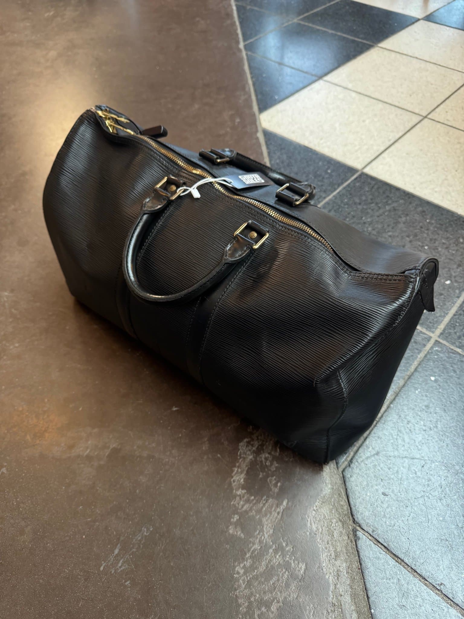 Louis Vuitton Keepall 45 Epi Svart