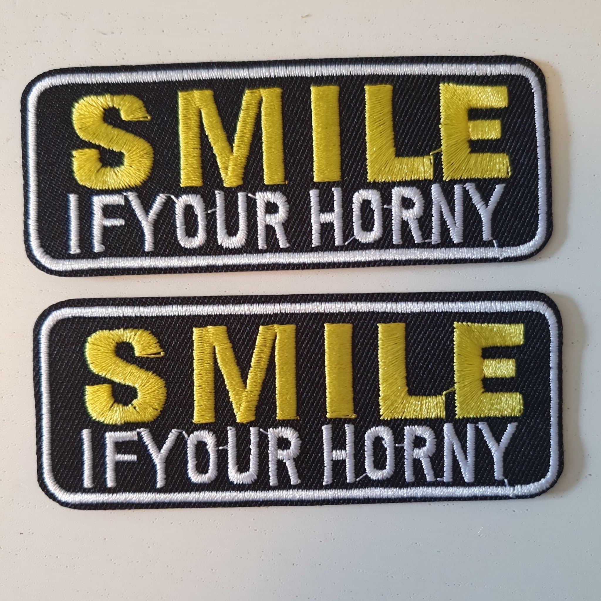 2 st Tygmärken - SMILE IF YOUR HORNY