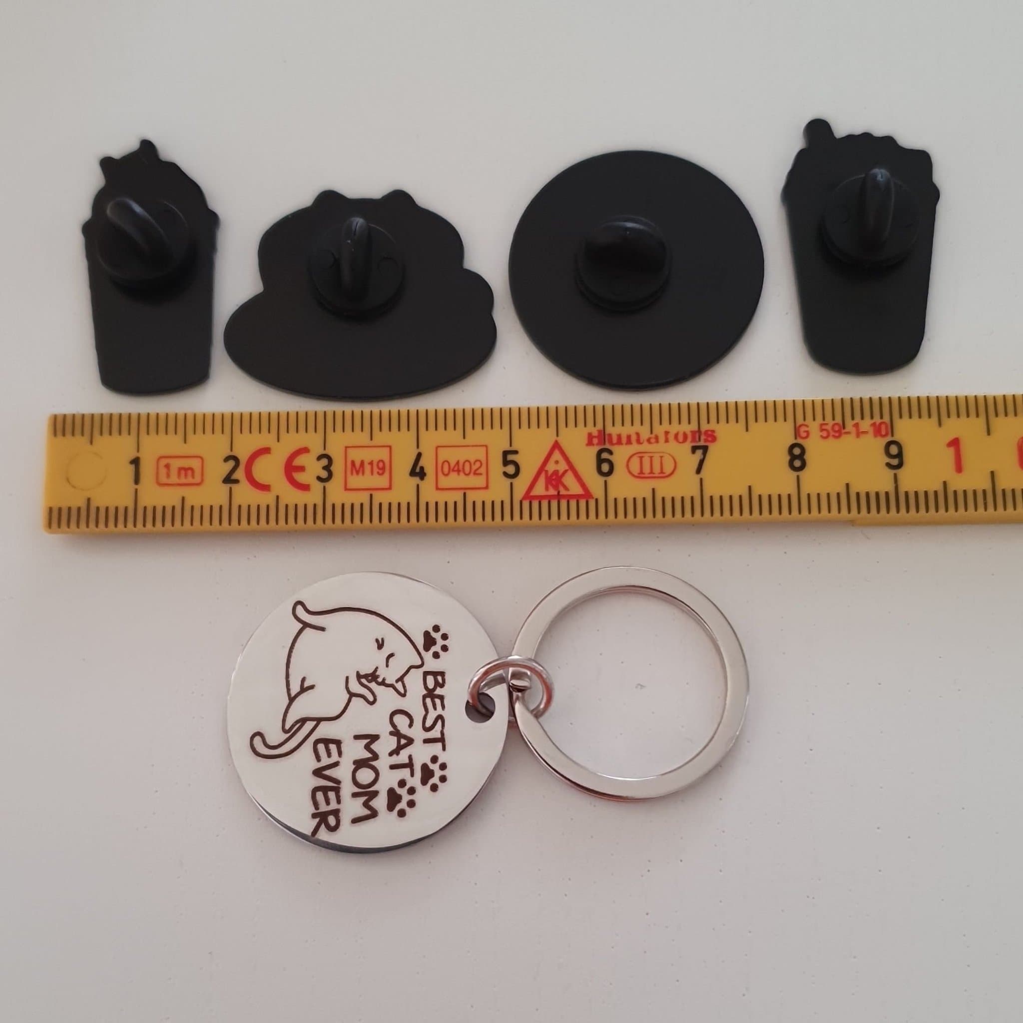 Söt katt-tema pins och nyckelring för katt-mamma