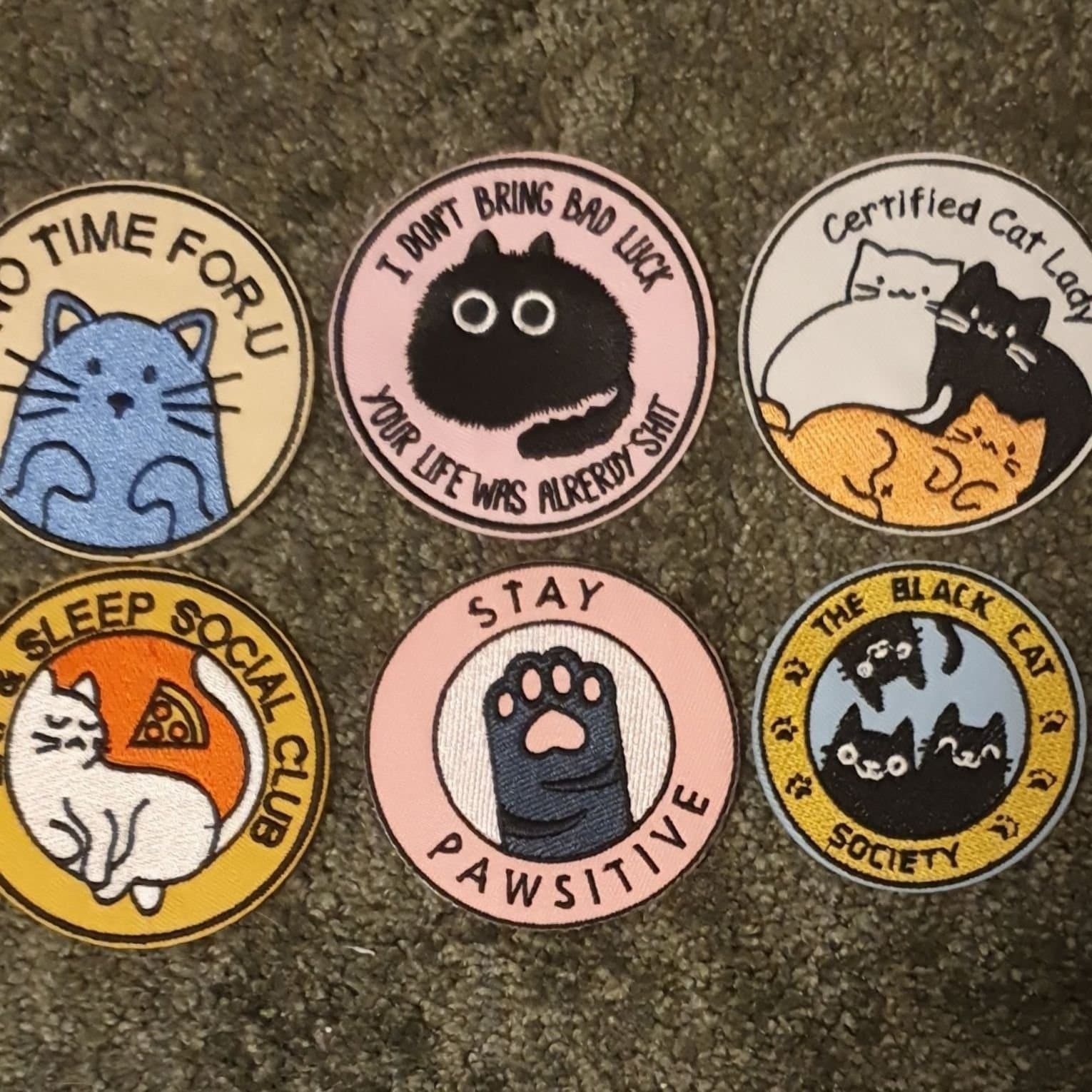 Set med 6 Broderade Tygmärken - Kattmotiv