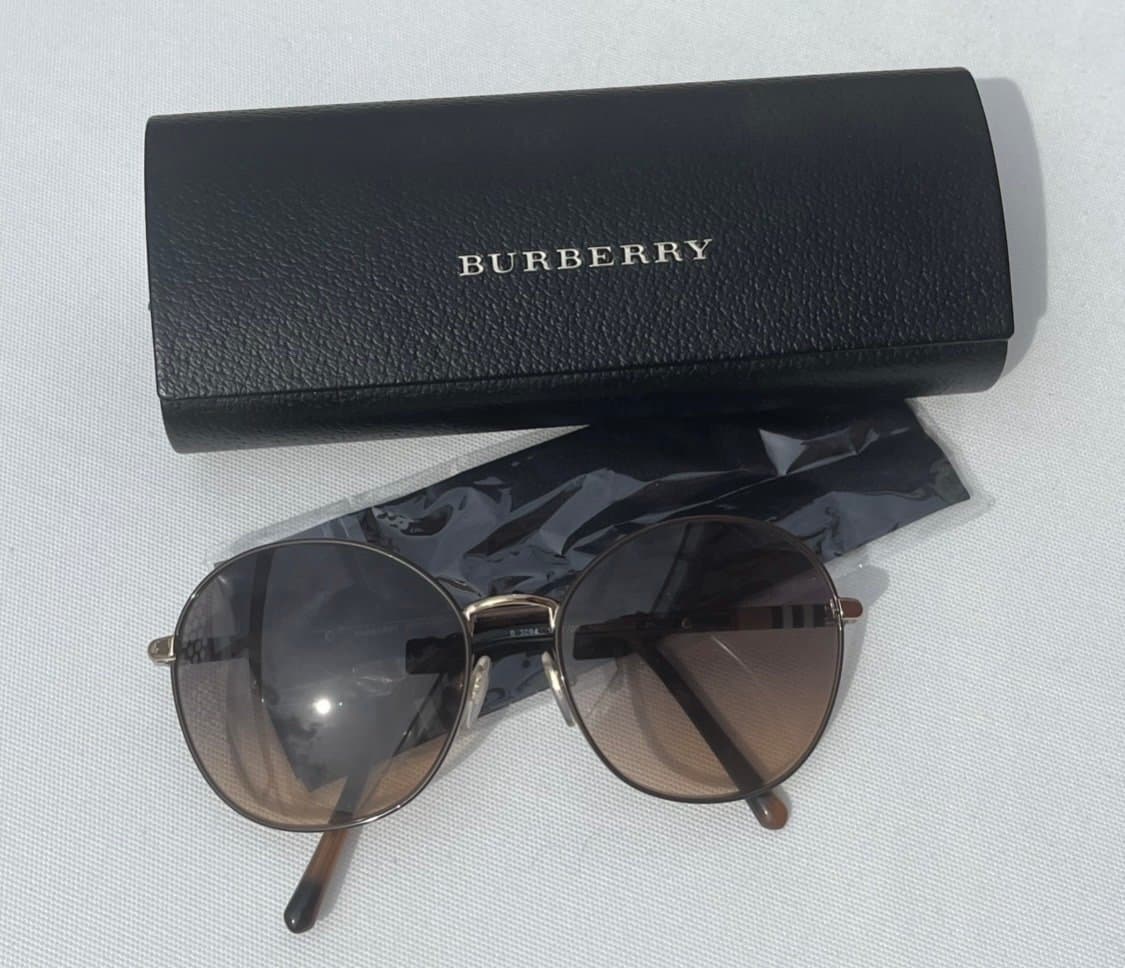 Burberry Solglasögon, Modell OBE3094 1257G9