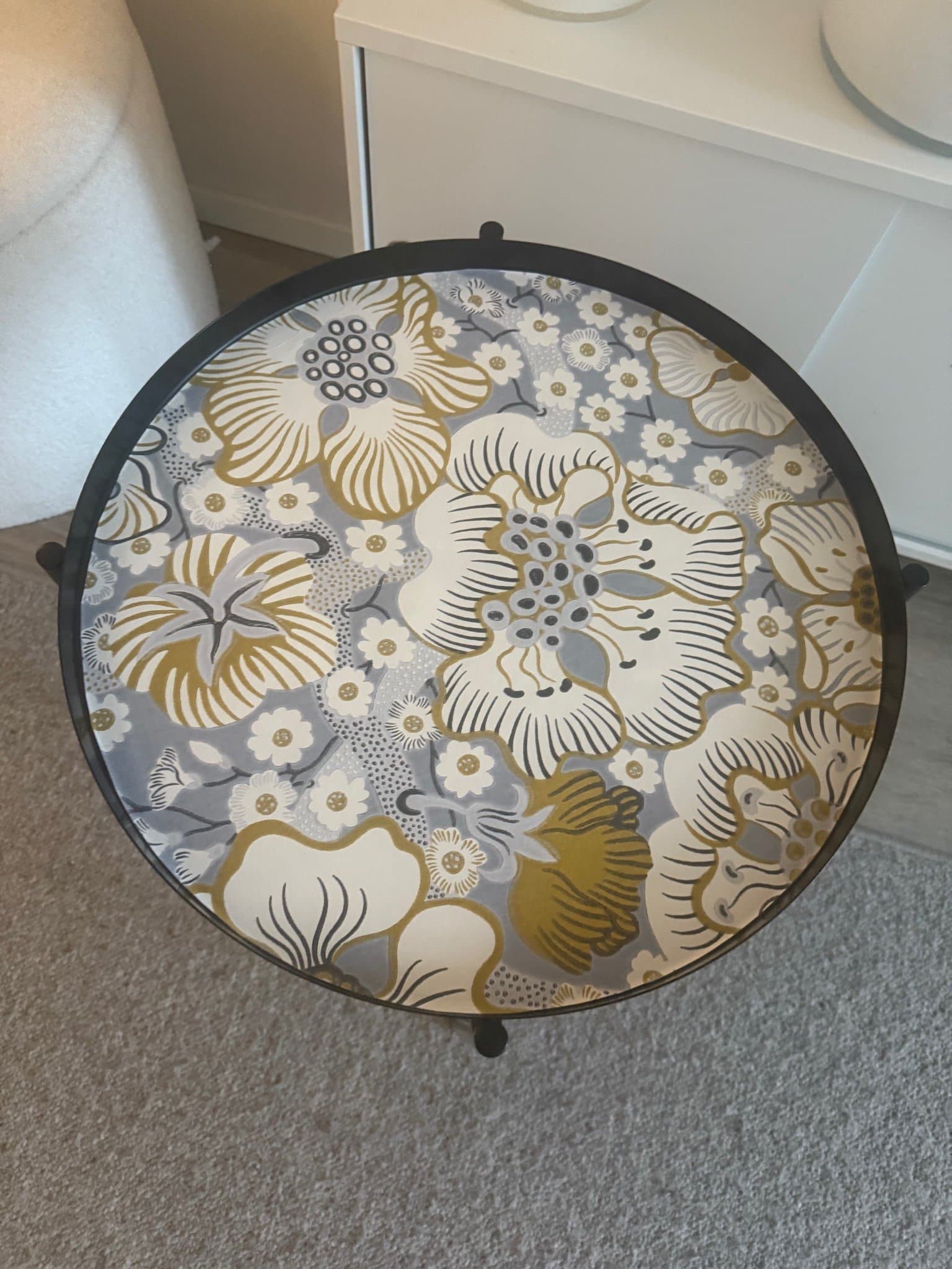 Brickbord i metall svenskt tenn eldblomman