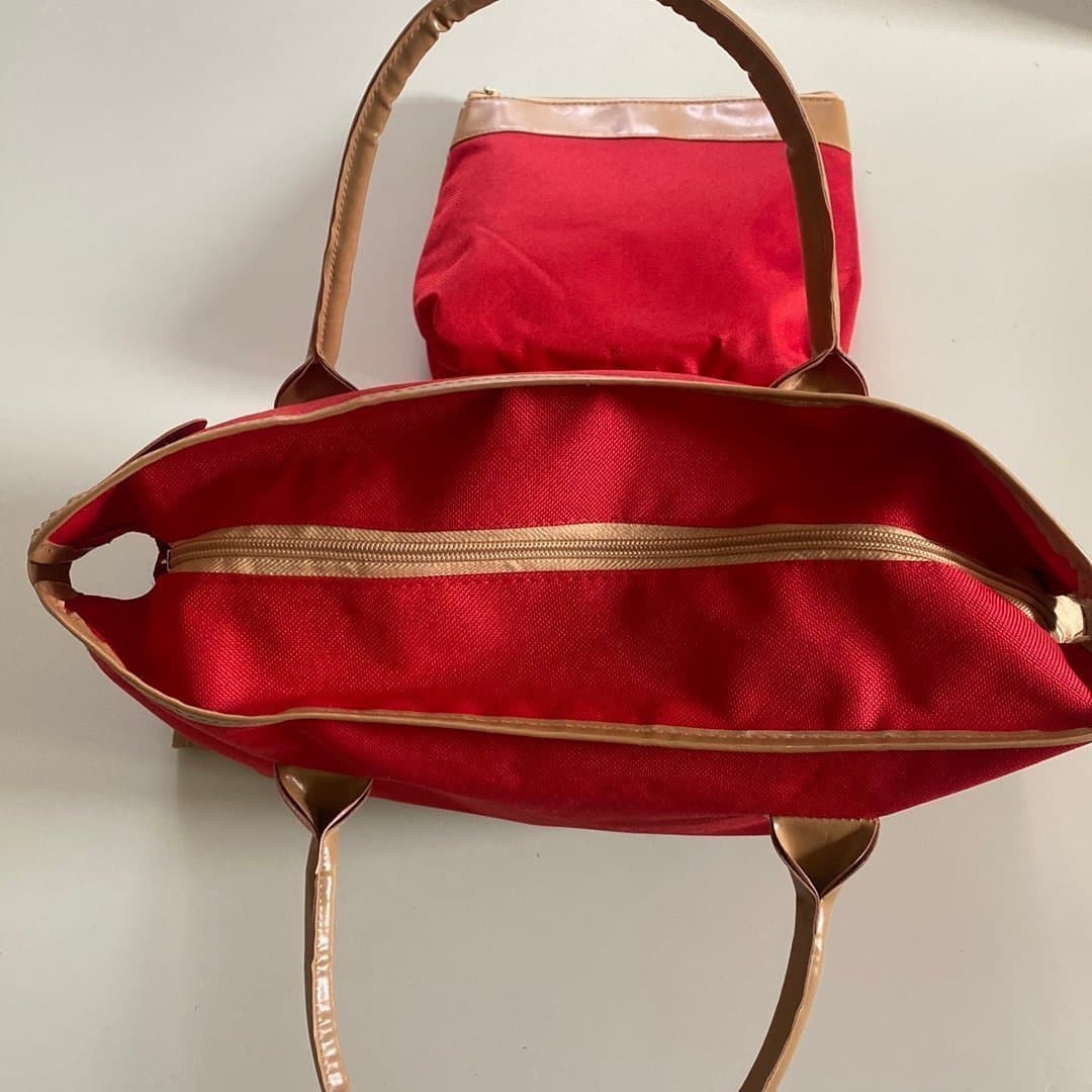 Röd Handväska med Necessär/Sminkväska