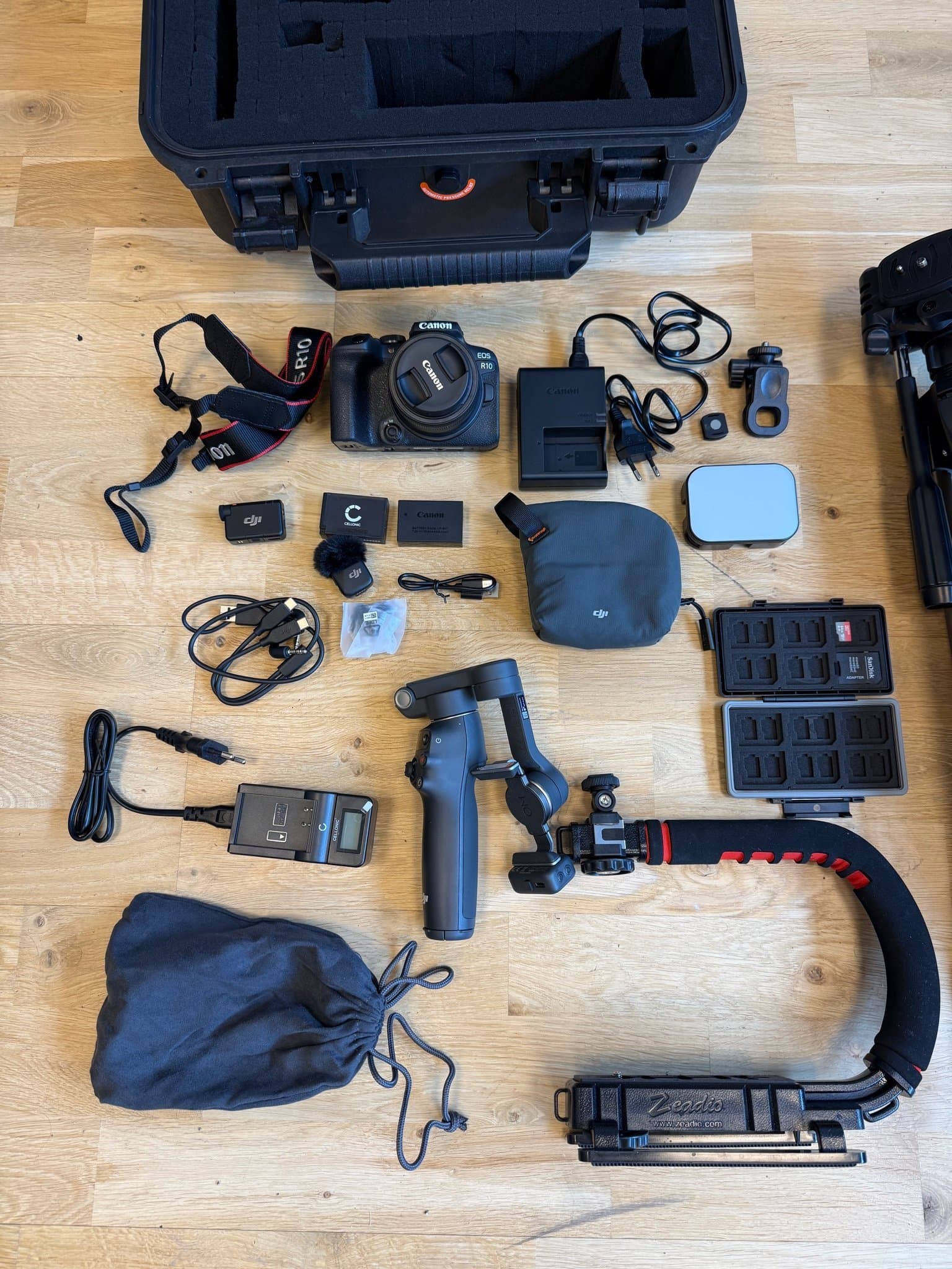 Canon EOS R10 + DJI Gimbal + DJI Mikrofon + diverse tillbehör