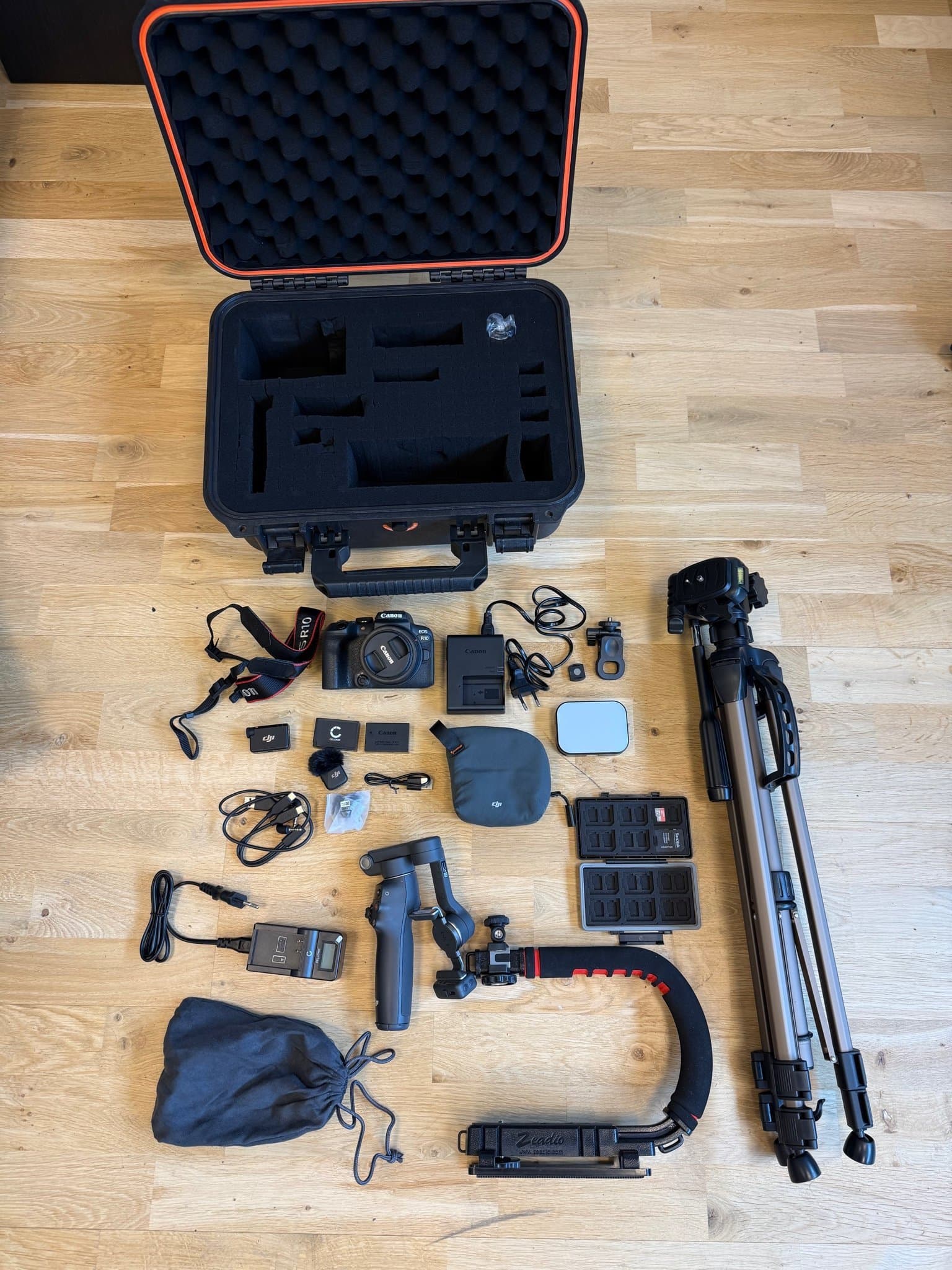 Canon EOS R10 + DJI Gimbal + DJI Mikrofon + diverse tillbehör