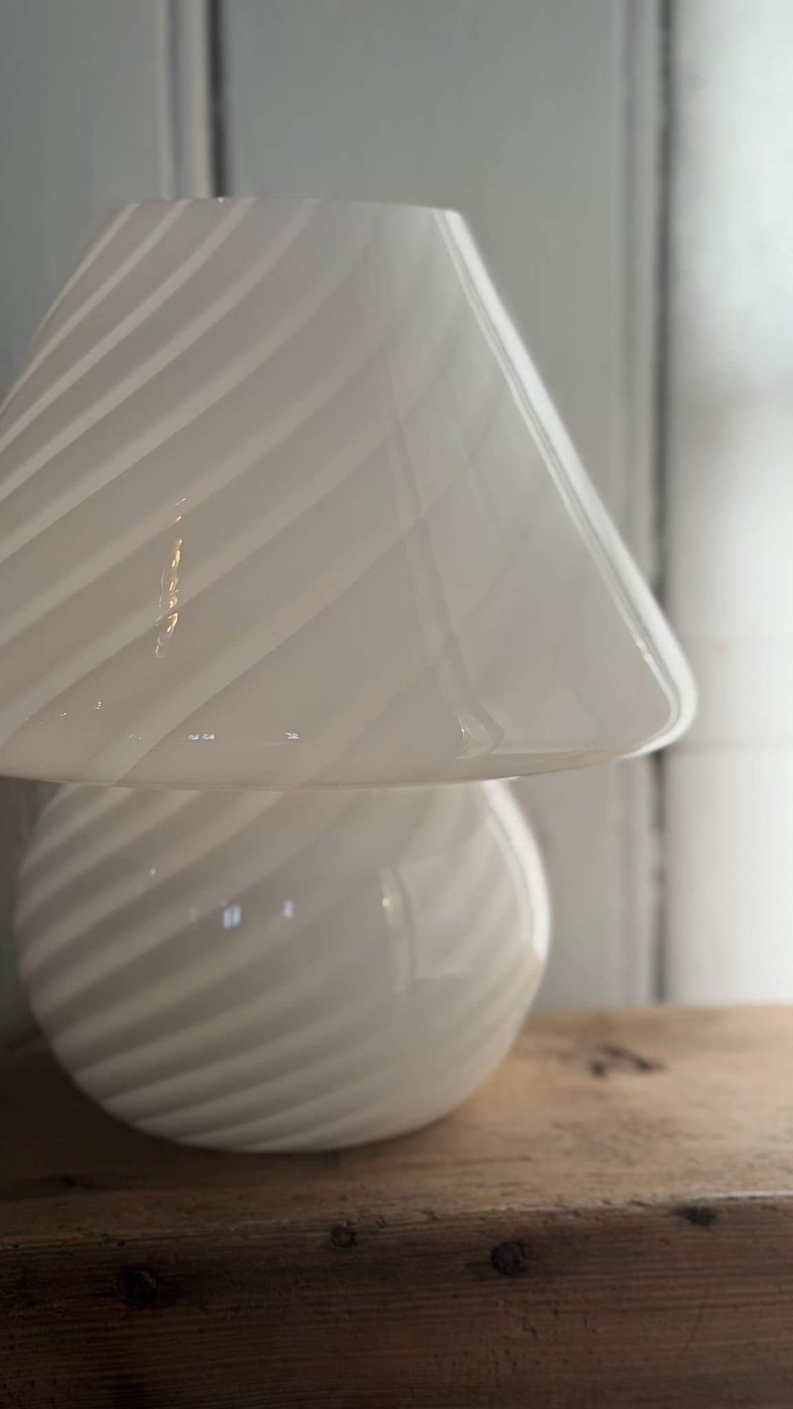 Tillfälle! Vintage bordslampa swirl, 70-tal