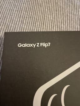 Samsung Galaxy Z Flip7