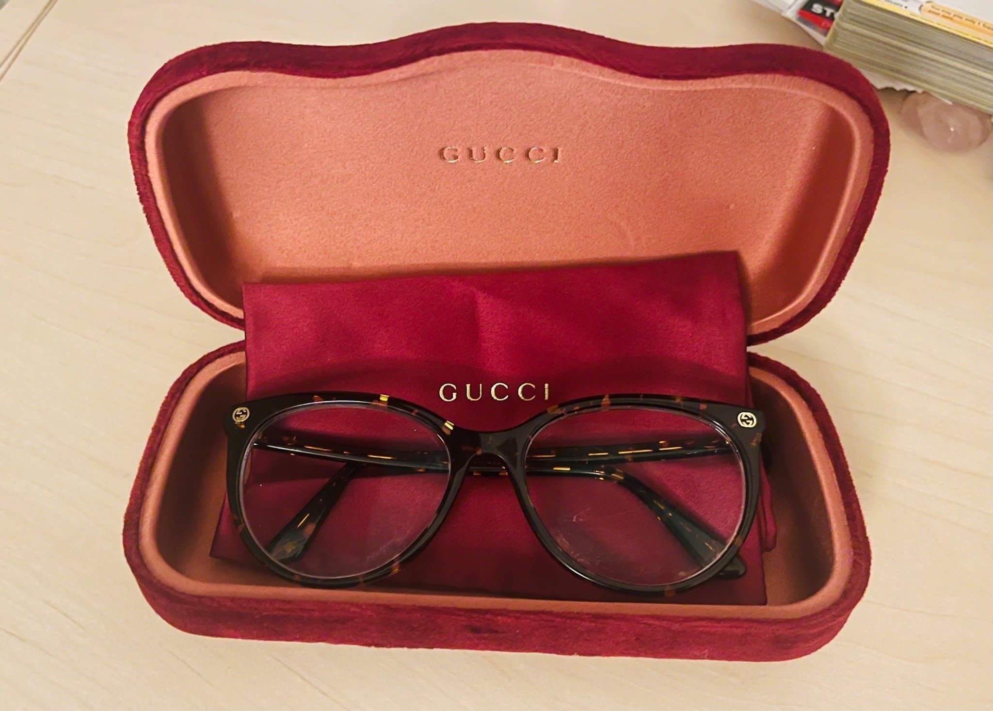 Gucci xe708ab7 glasögon för kvinnor i brunt/guld/svart