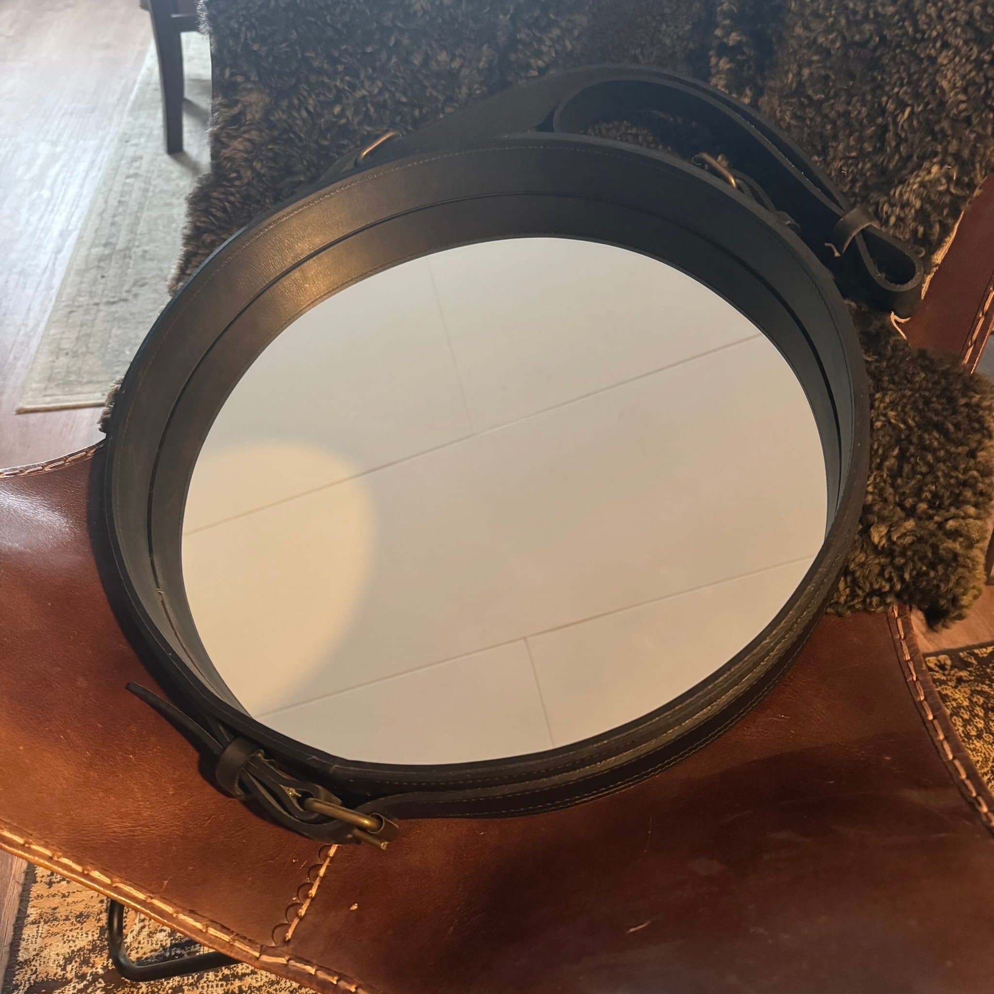 GUBI - Adnet väggspegel cirkulär 45 cm, svart