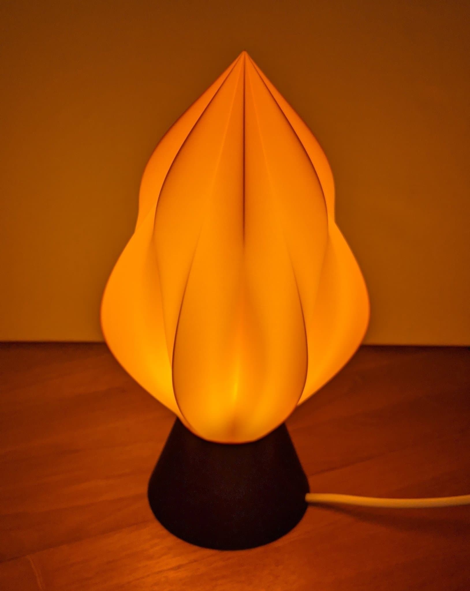 Bordslampa "Rocket" i unik design, orange