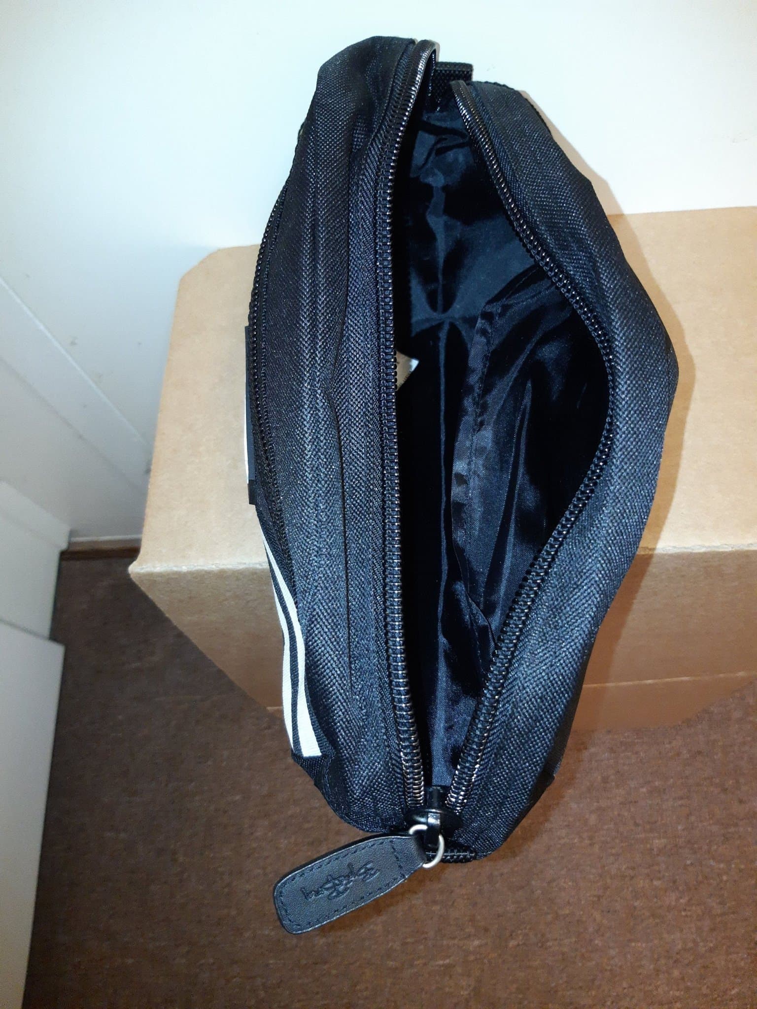 Bygg Bygg svart midjeväska