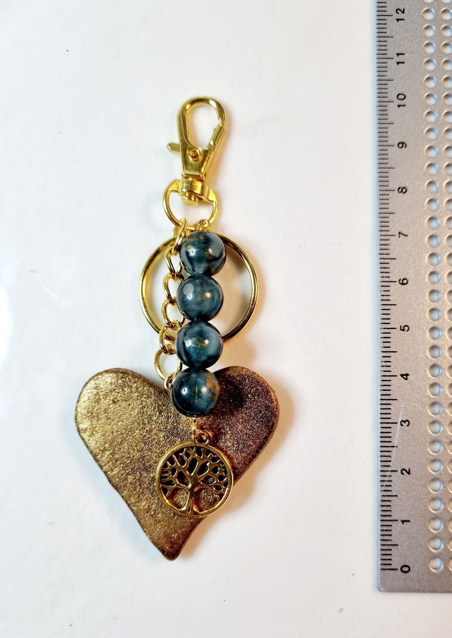 Bag charm väskhänge/nyckelring med glittrande hjärta och livets träd