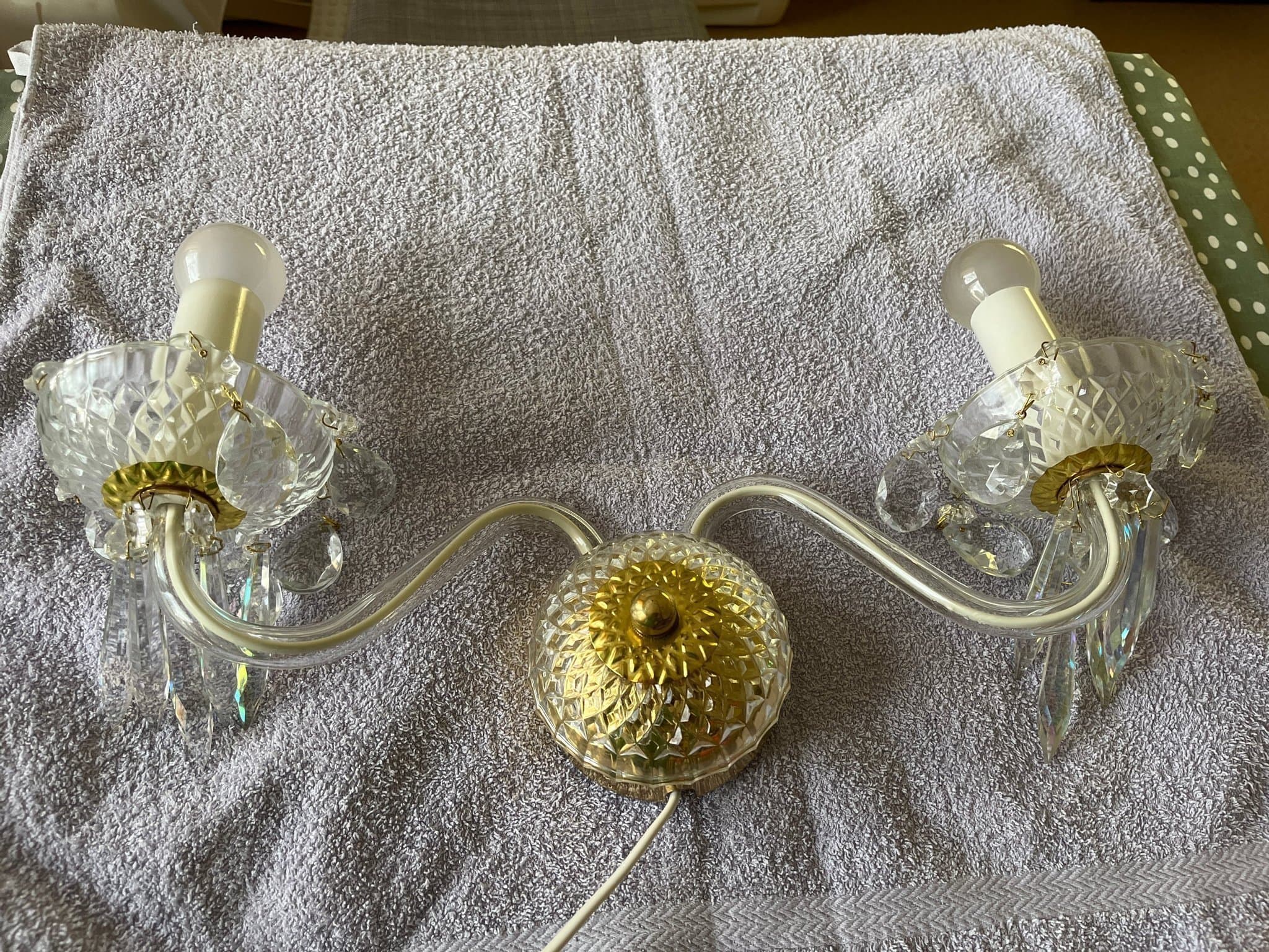 Vägglampa i kristall