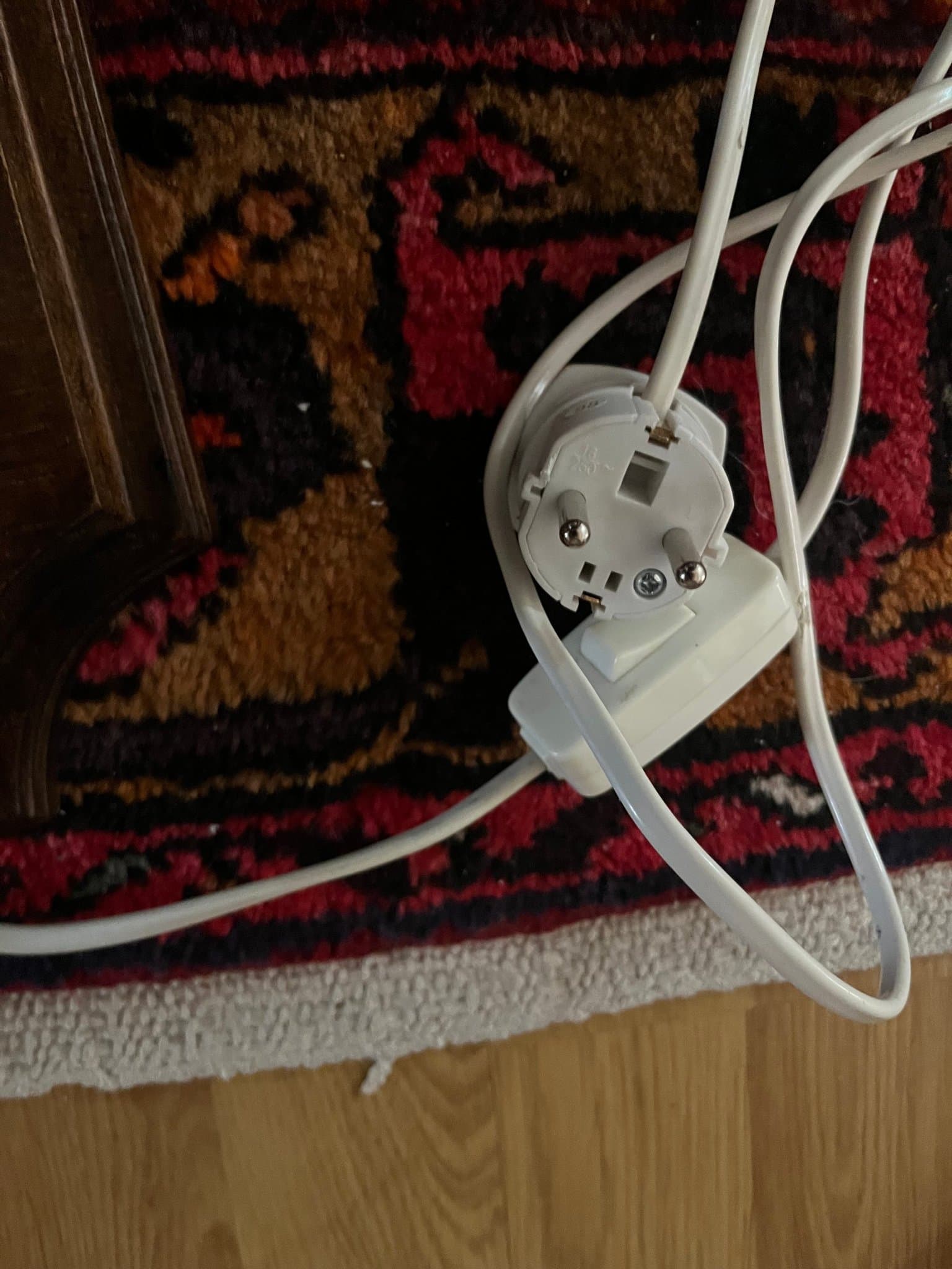 Vägglampett/ lampa i mässing och trä, M. Bouchet, Paris