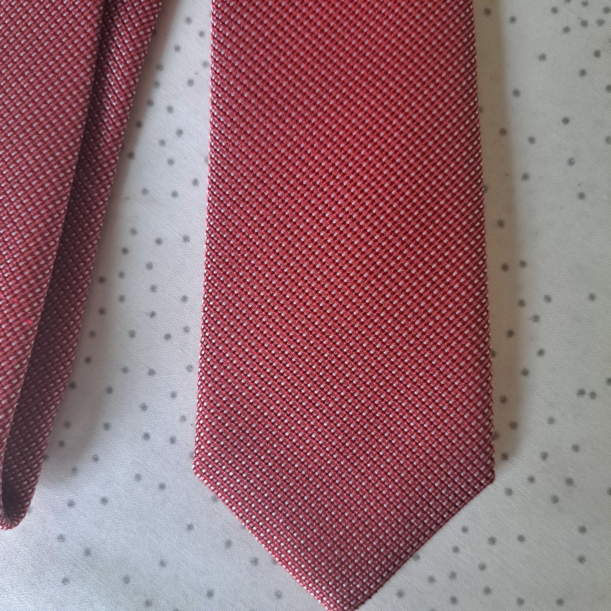 Smal slips ljusrött siden