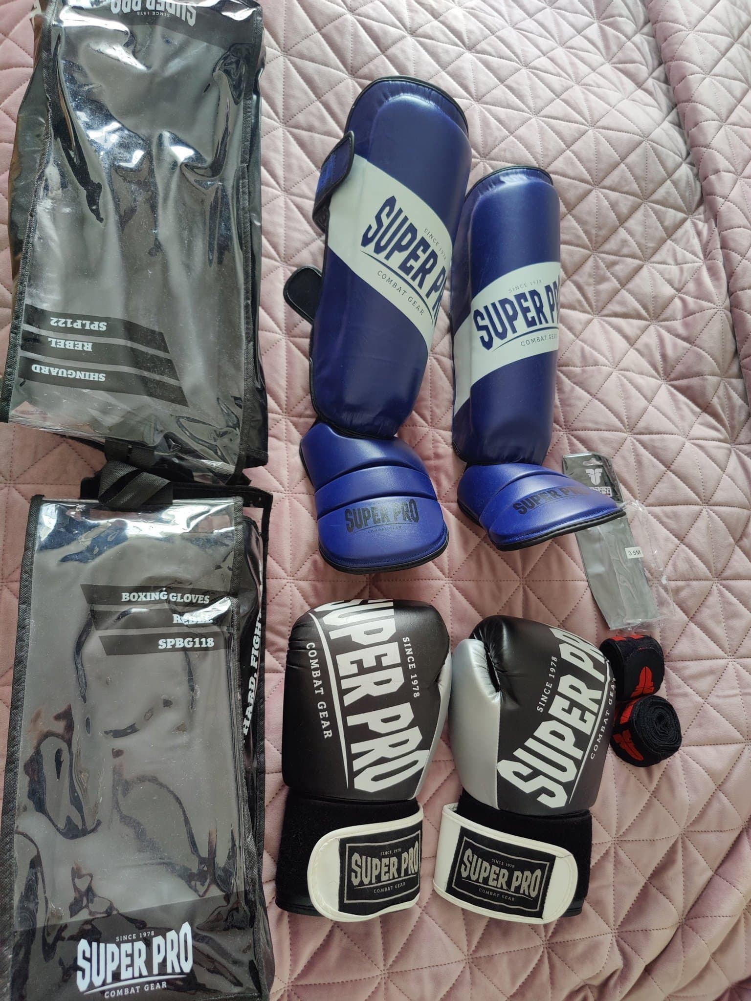 Super Pro Boxingshandskar Combat Gear 12 oz