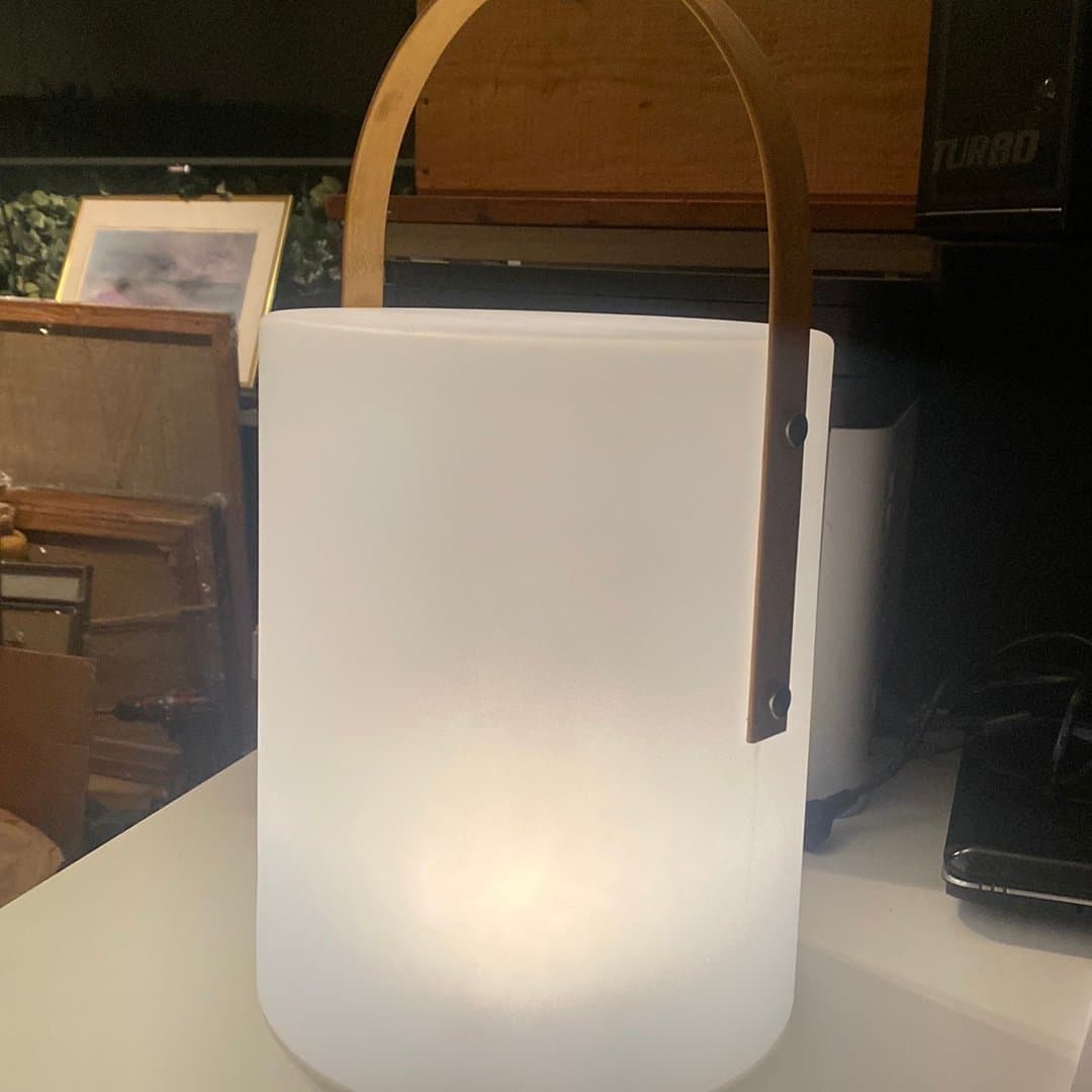 LED-lampa med handtag