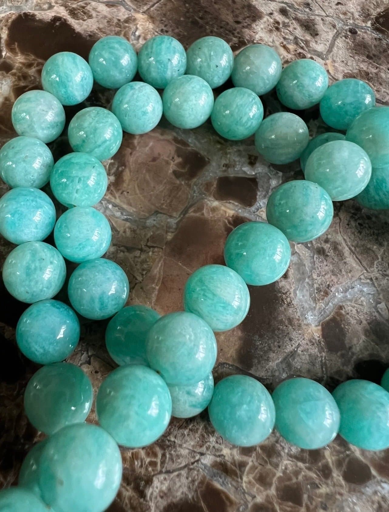 Sista exet. Amazonitpärlor 8 mm, en sträng (cirka 46 st)