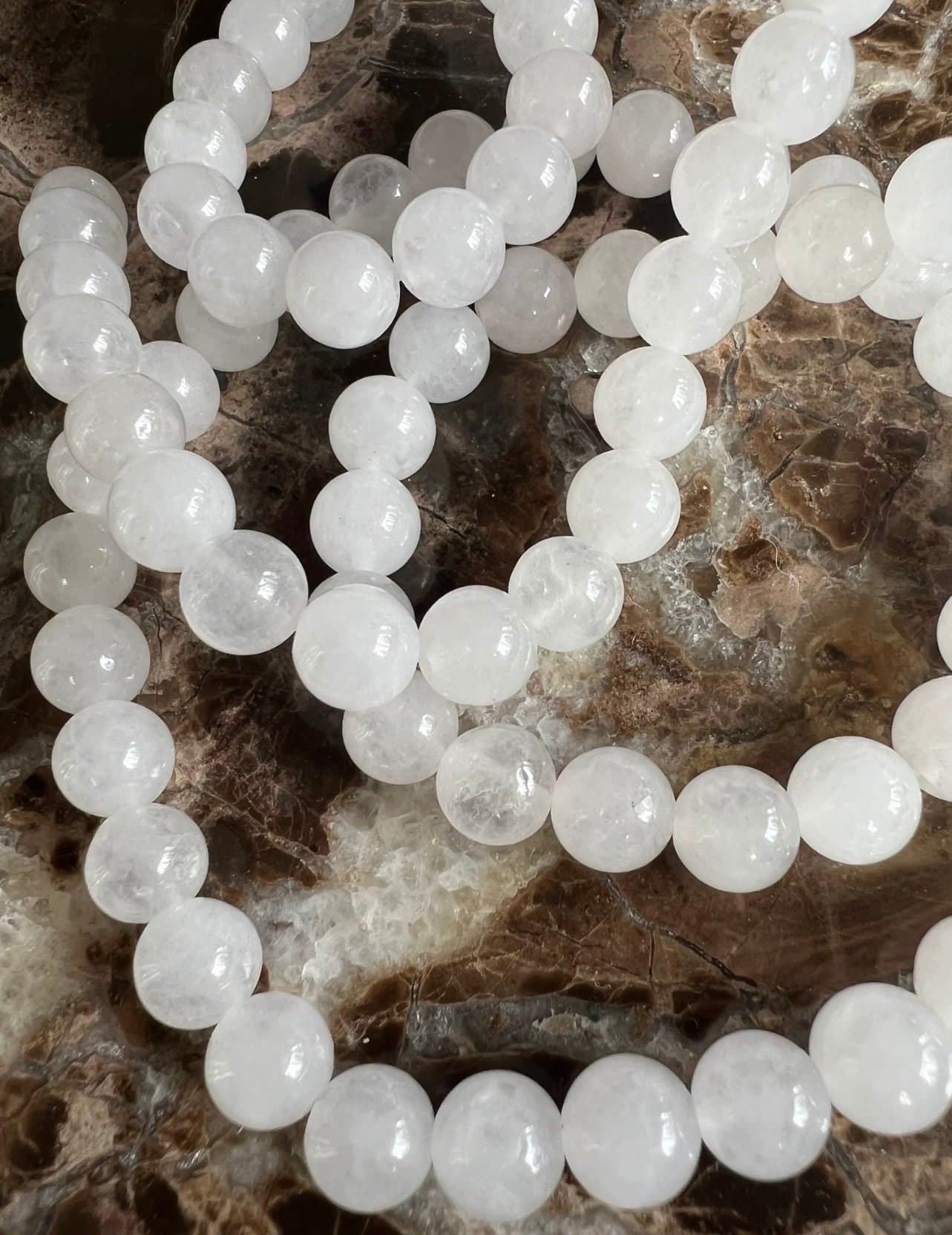 Jade 8 mm, en sträng (cirka 46 st)