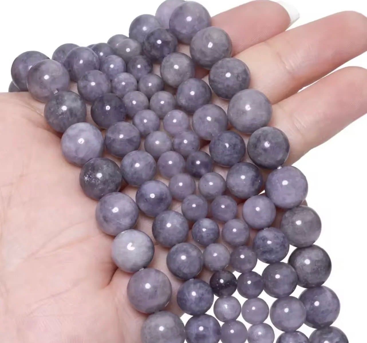 Lilagrå jaspispärlor 8 mm, en sträng (cirka 46 st)