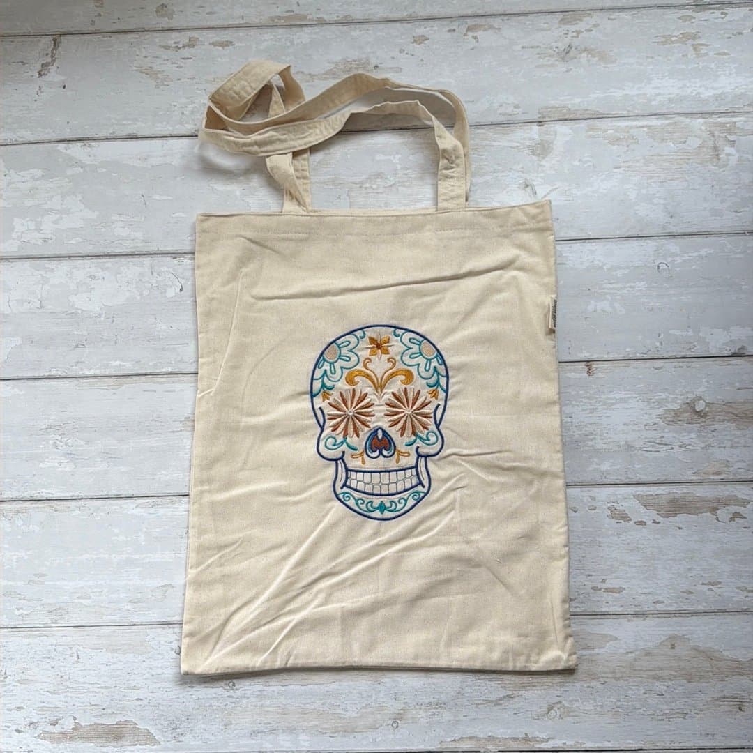 Handgjord tygkasse / Tote bag med broderi