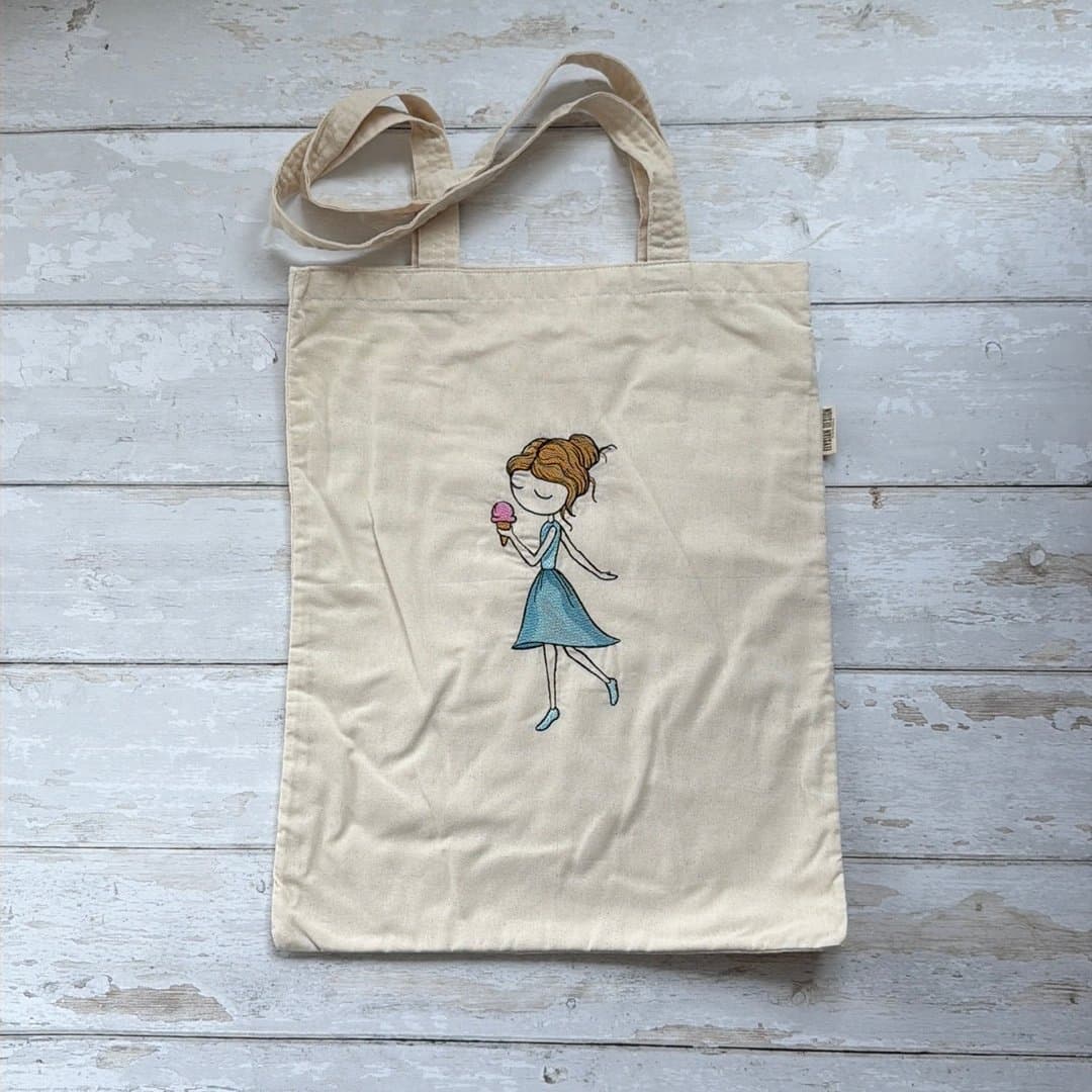 Handgjord tygkasse / Tote bag med broderi