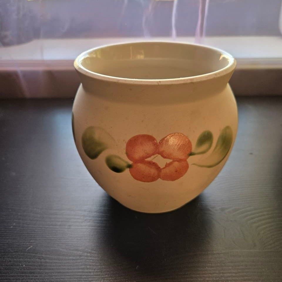 Gabriel, Kruka med handmålat blommotiv i rött och grönt, keramik, vintage.