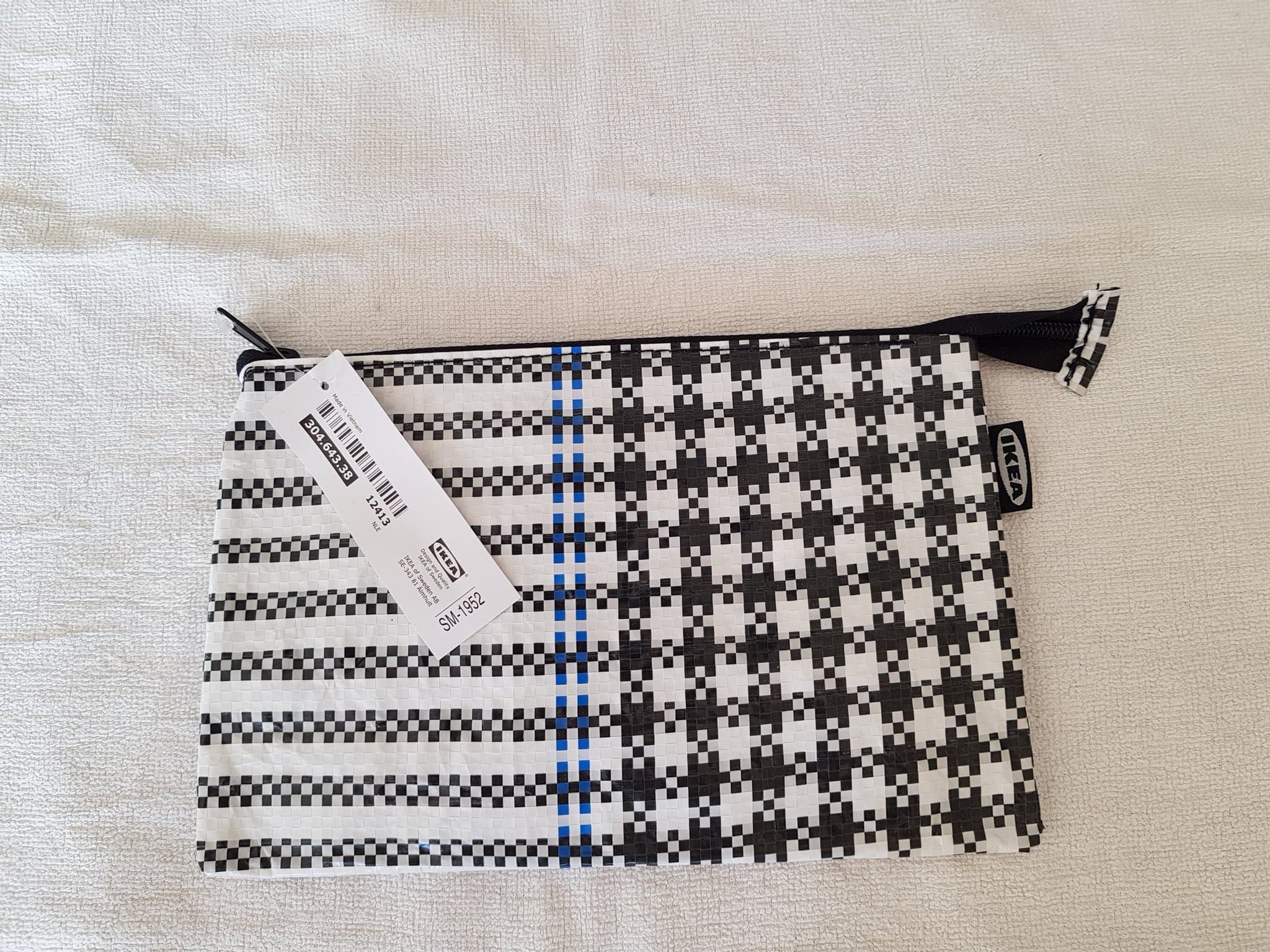 IKEA SAMMANKOPPLA Necessär Pennfodral Svart Vit Blå Stl 23.5 x 15.5 NY