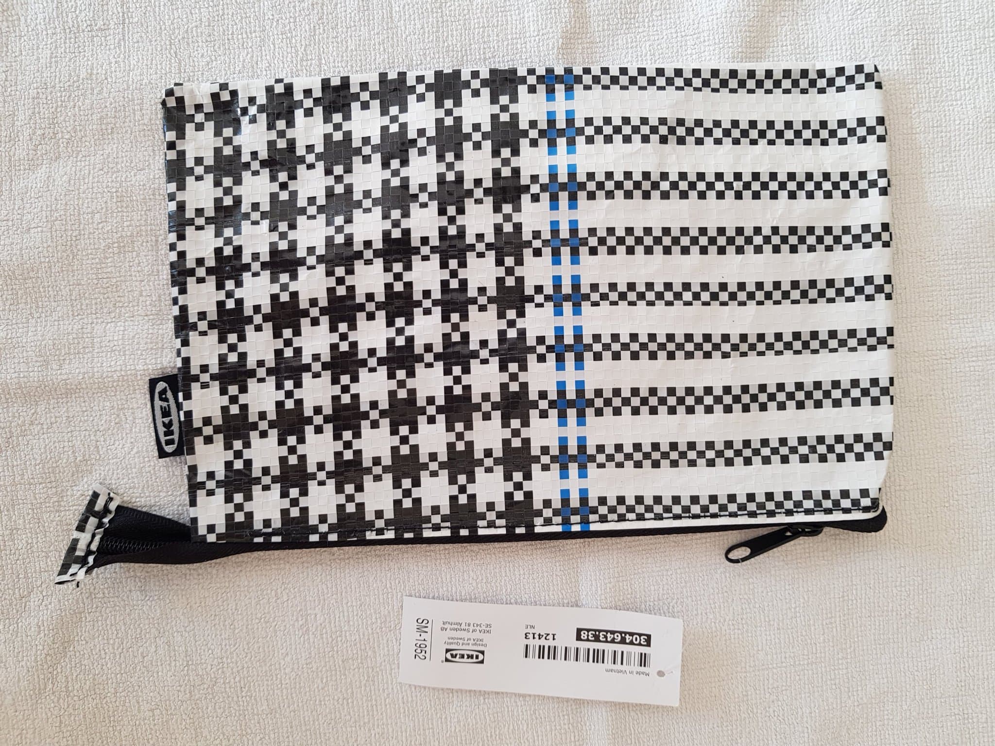 IKEA SAMMANKOPPLA Necessär Pennfodral Svart Vit Blå Stl 23.5 x 15.5 NY