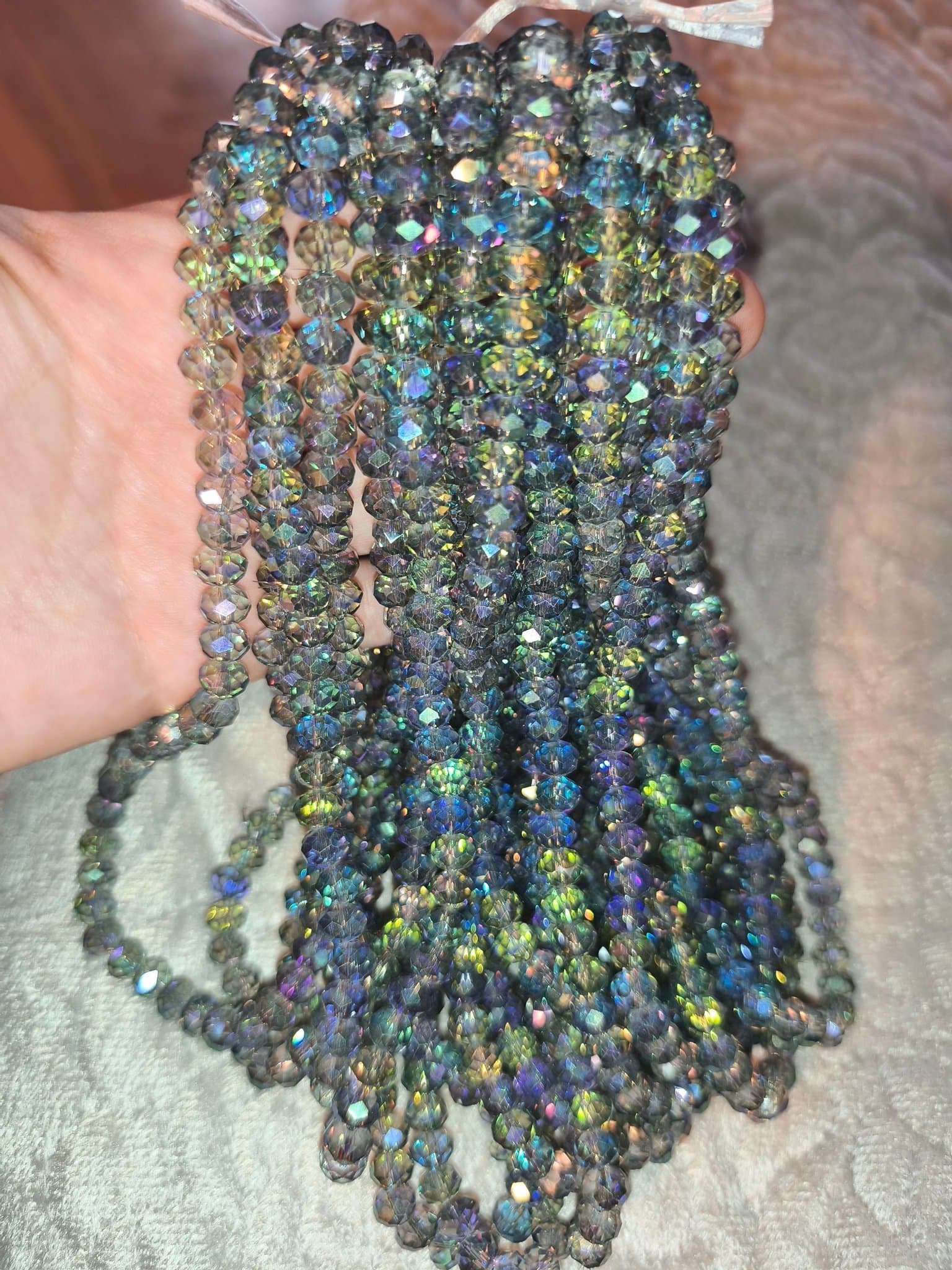 3 strängar glaspärlor 8 mm.