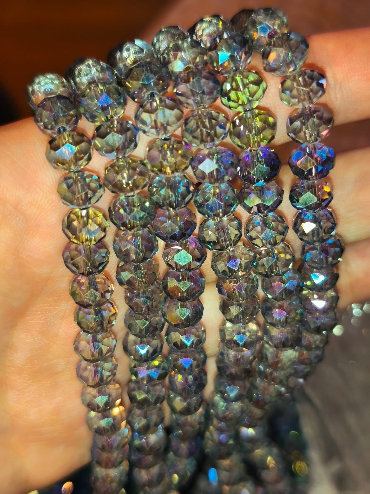 3 strängar glaspärlor 8 mm.